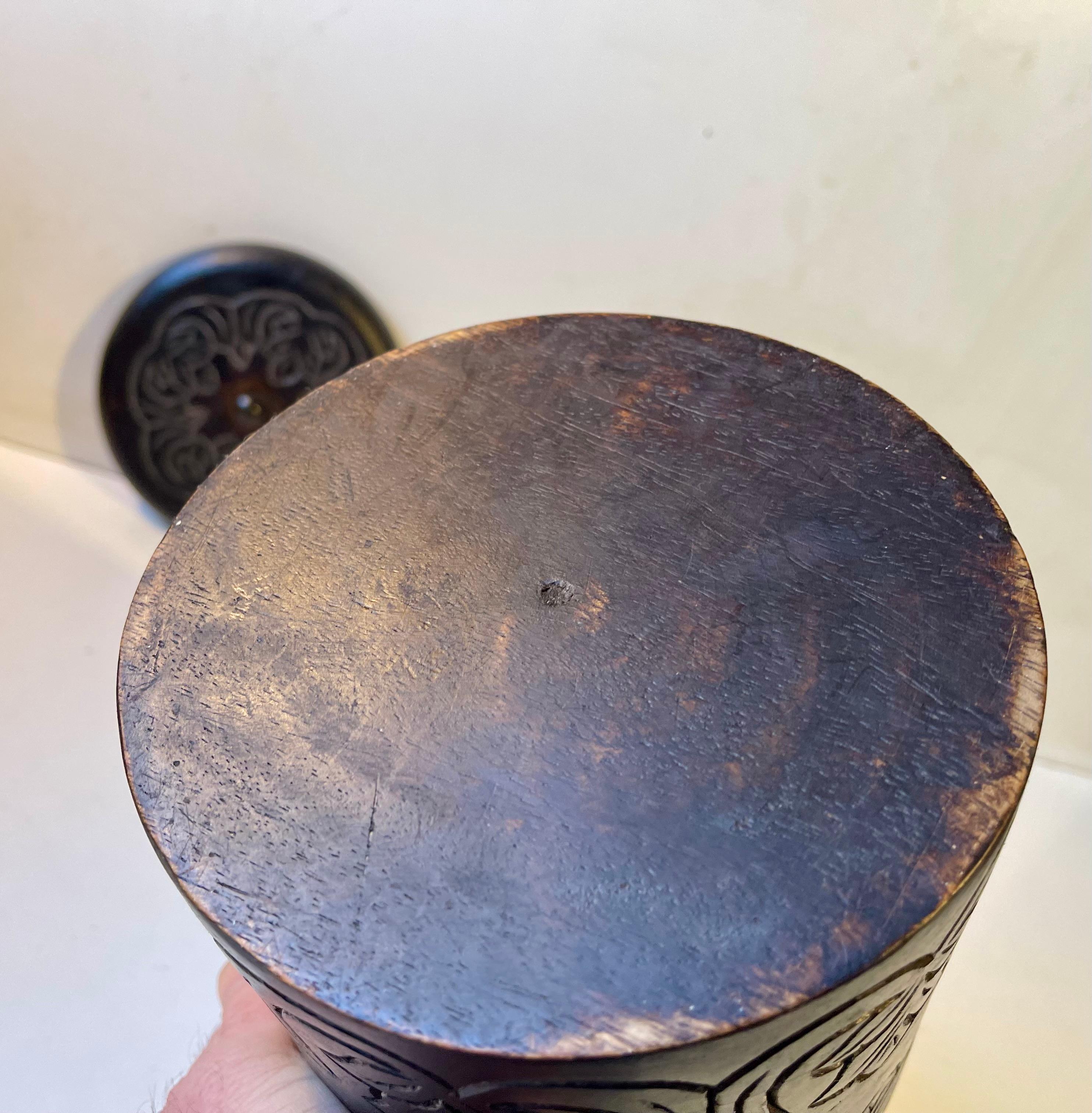 Antique boîte à thé en bois sculpté suédois, 19e siècle en vente 2