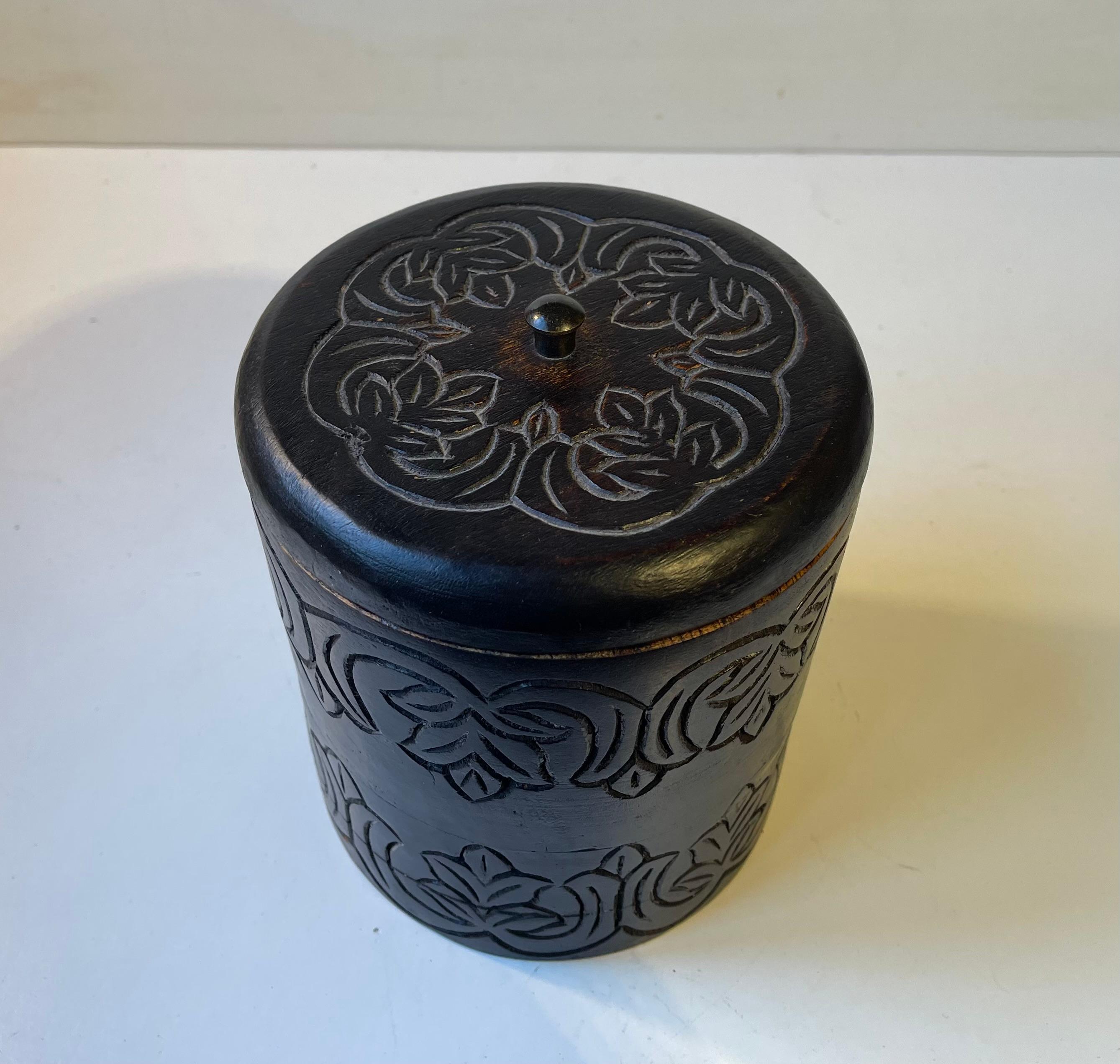Artisanat Antique boîte à thé en bois sculpté suédois, 19e siècle en vente