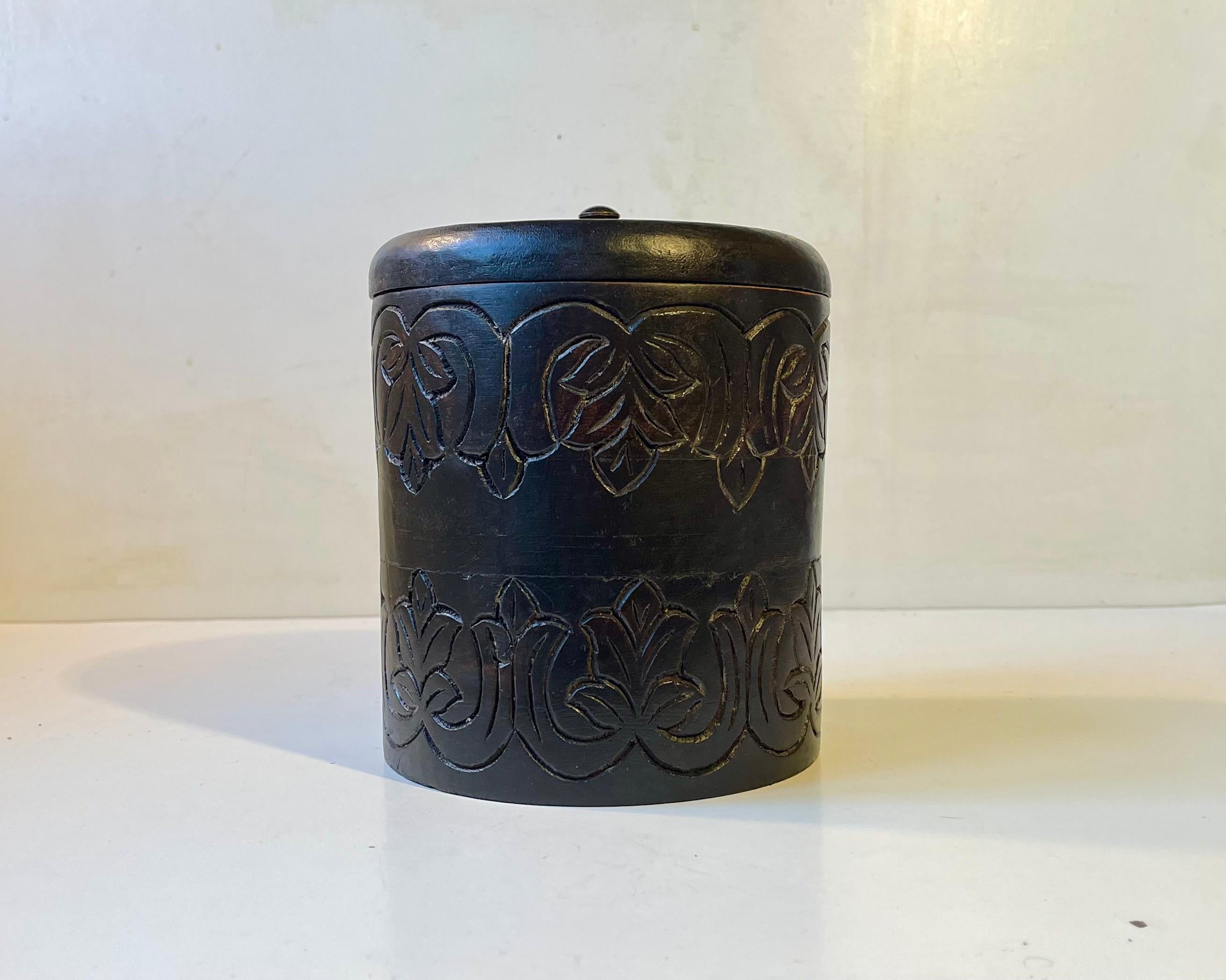 Ébénisé Antique boîte à thé en bois sculpté suédois, 19e siècle en vente
