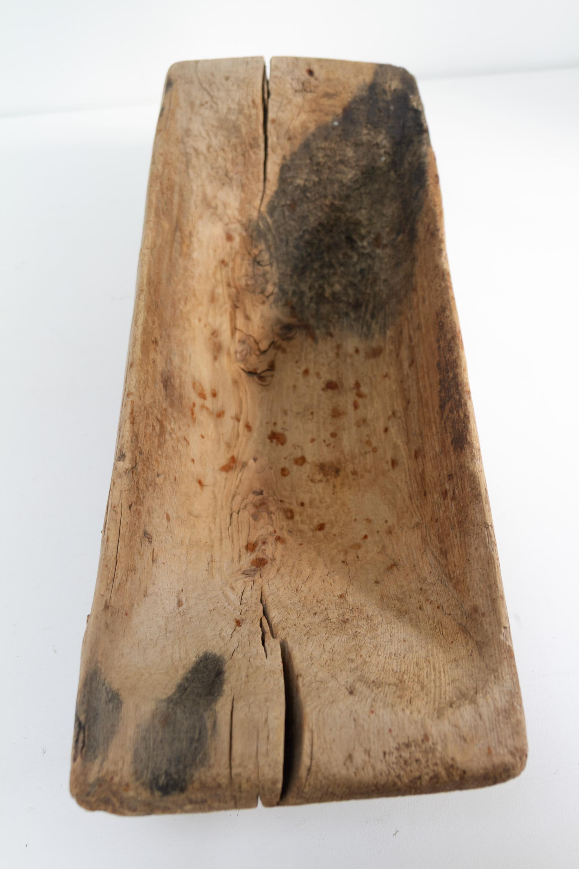 Antico abbeveratoio in legno di arte popolare svedese, fine '800. in vendita 3