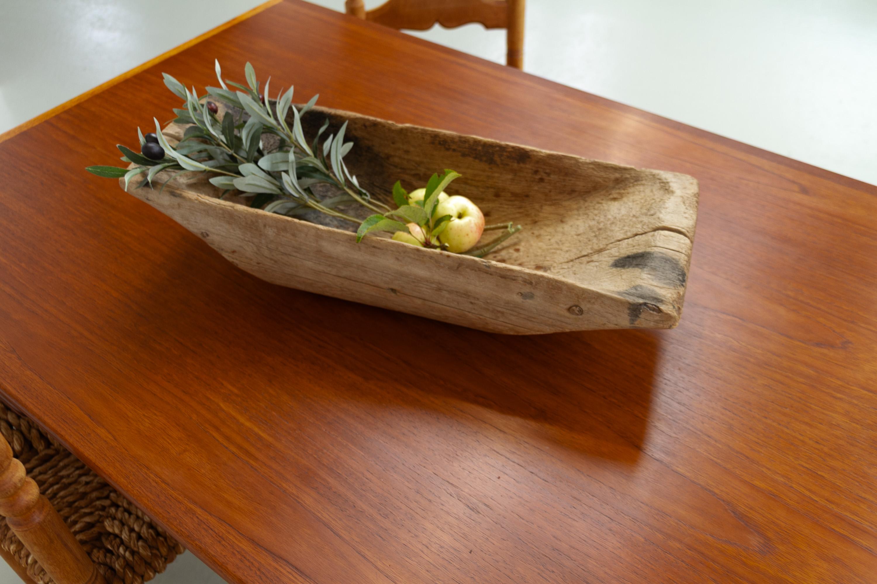 Antico abbeveratoio in legno di arte popolare svedese, fine '800. in vendita 7