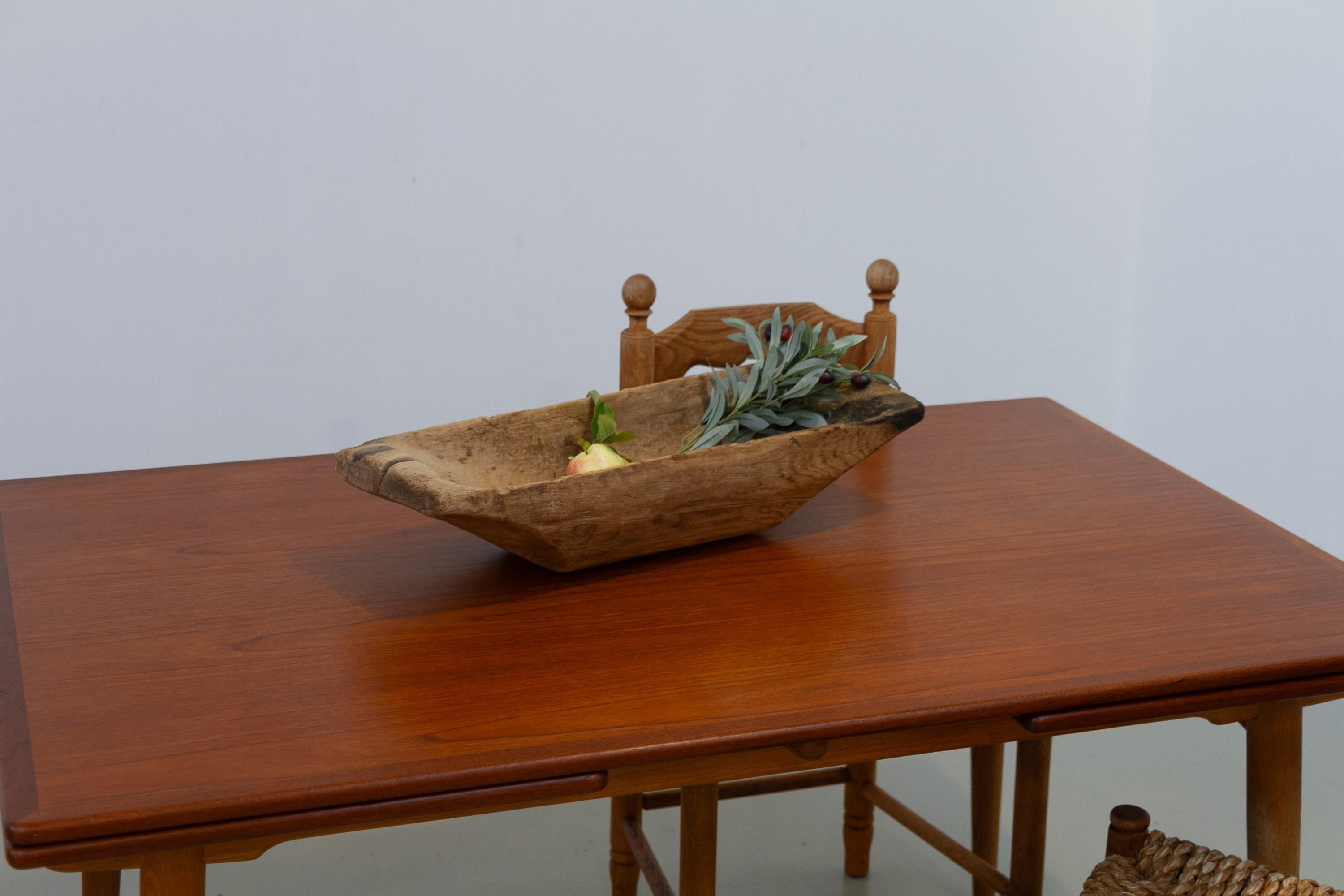 Antico abbeveratoio in legno di arte popolare svedese, fine '800. in vendita 10