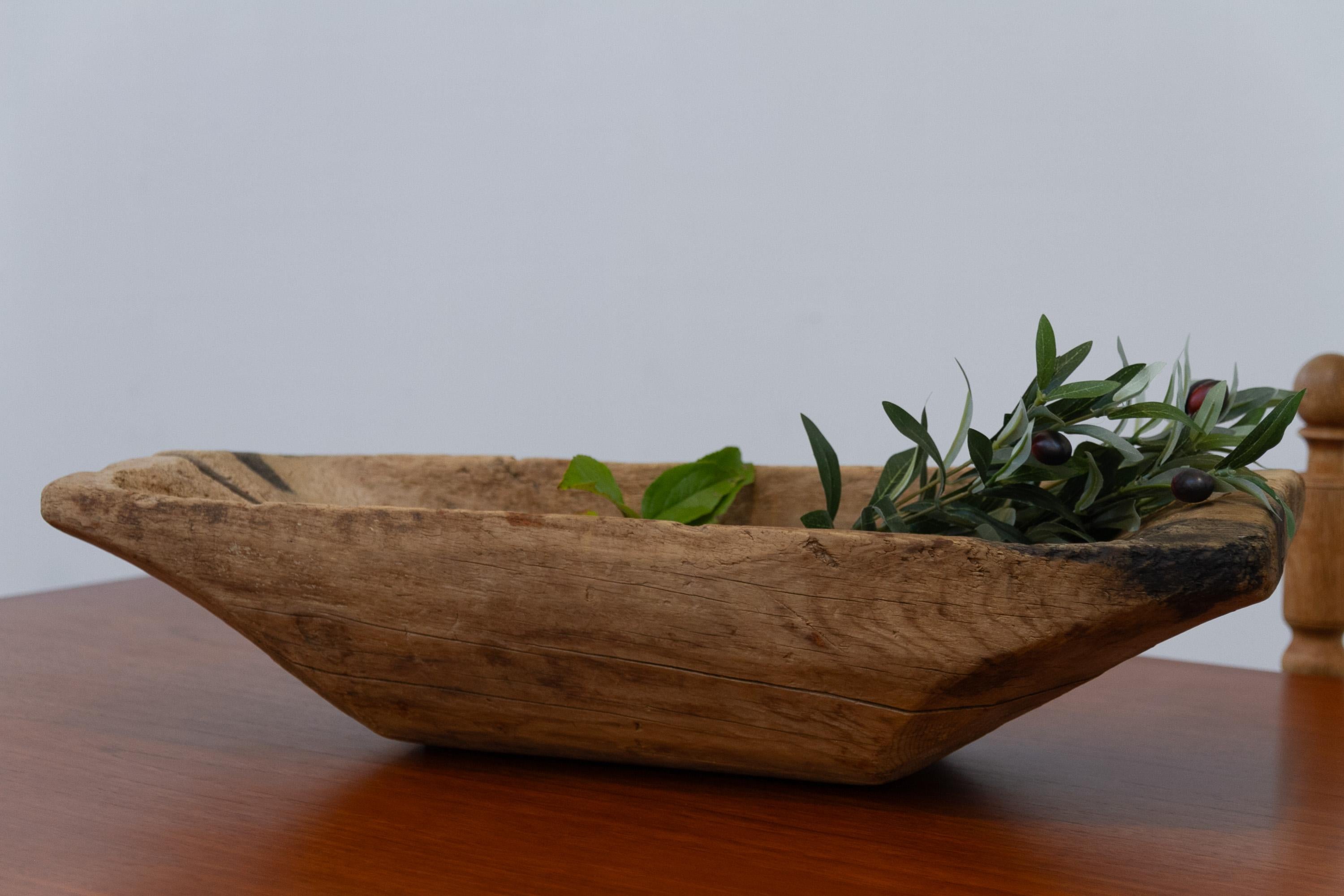 Antico abbeveratoio in legno di arte popolare svedese, fine '800. in vendita 12