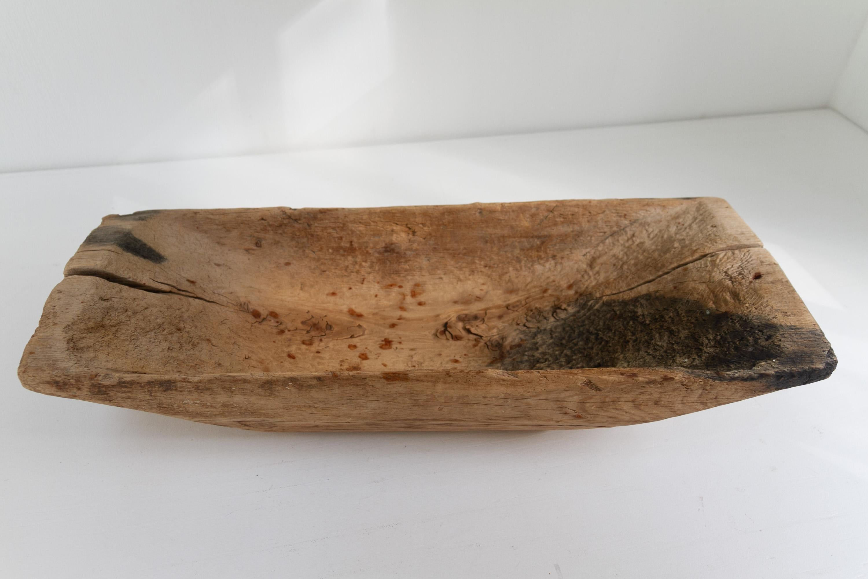 Antico abbeveratoio in legno di arte popolare svedese, fine '800. in vendita 2