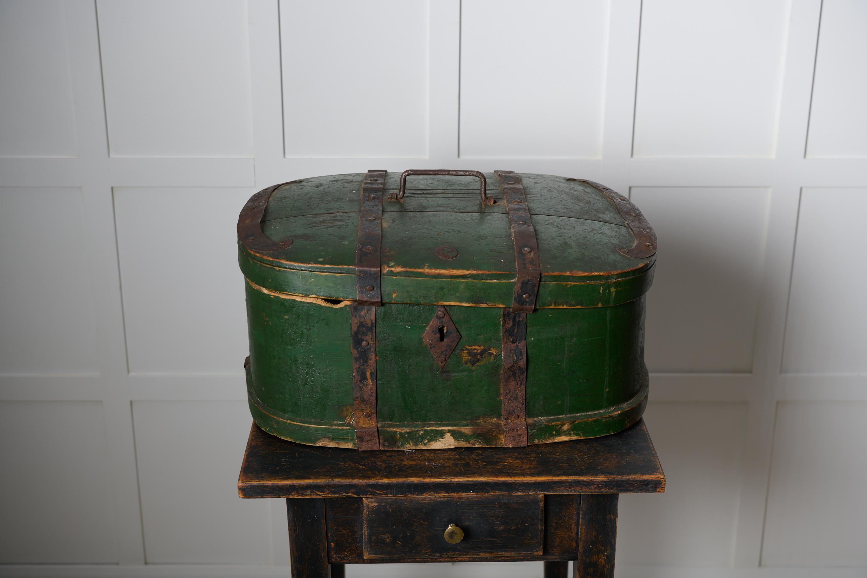 Antiguo Forskrin sueco, caja de viaje de arte popular del siglo XVIII, estado original en Bueno estado para la venta en Kramfors, SE
