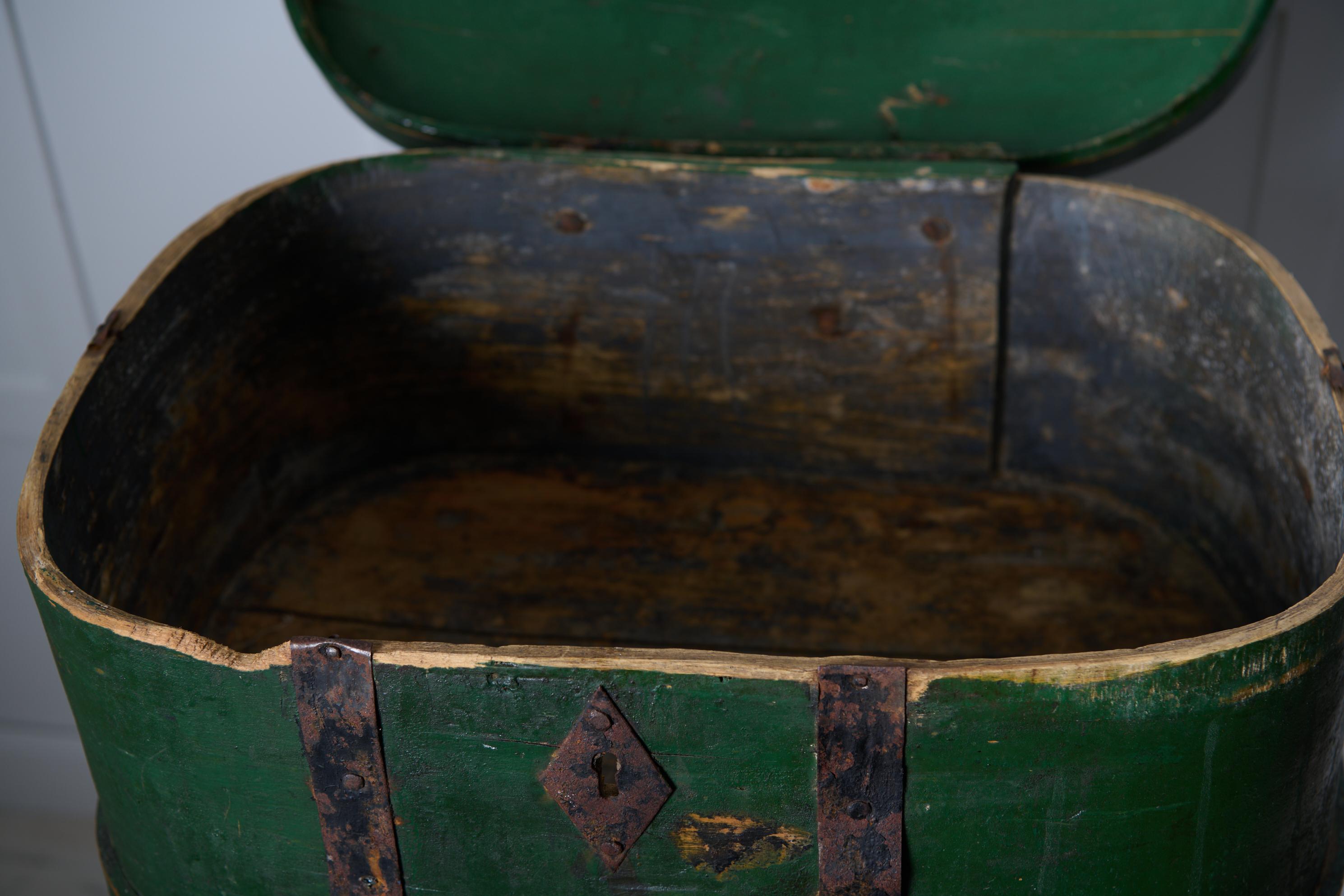 Antiguo Forskrin sueco, caja de viaje de arte popular del siglo XVIII, estado original en venta 2