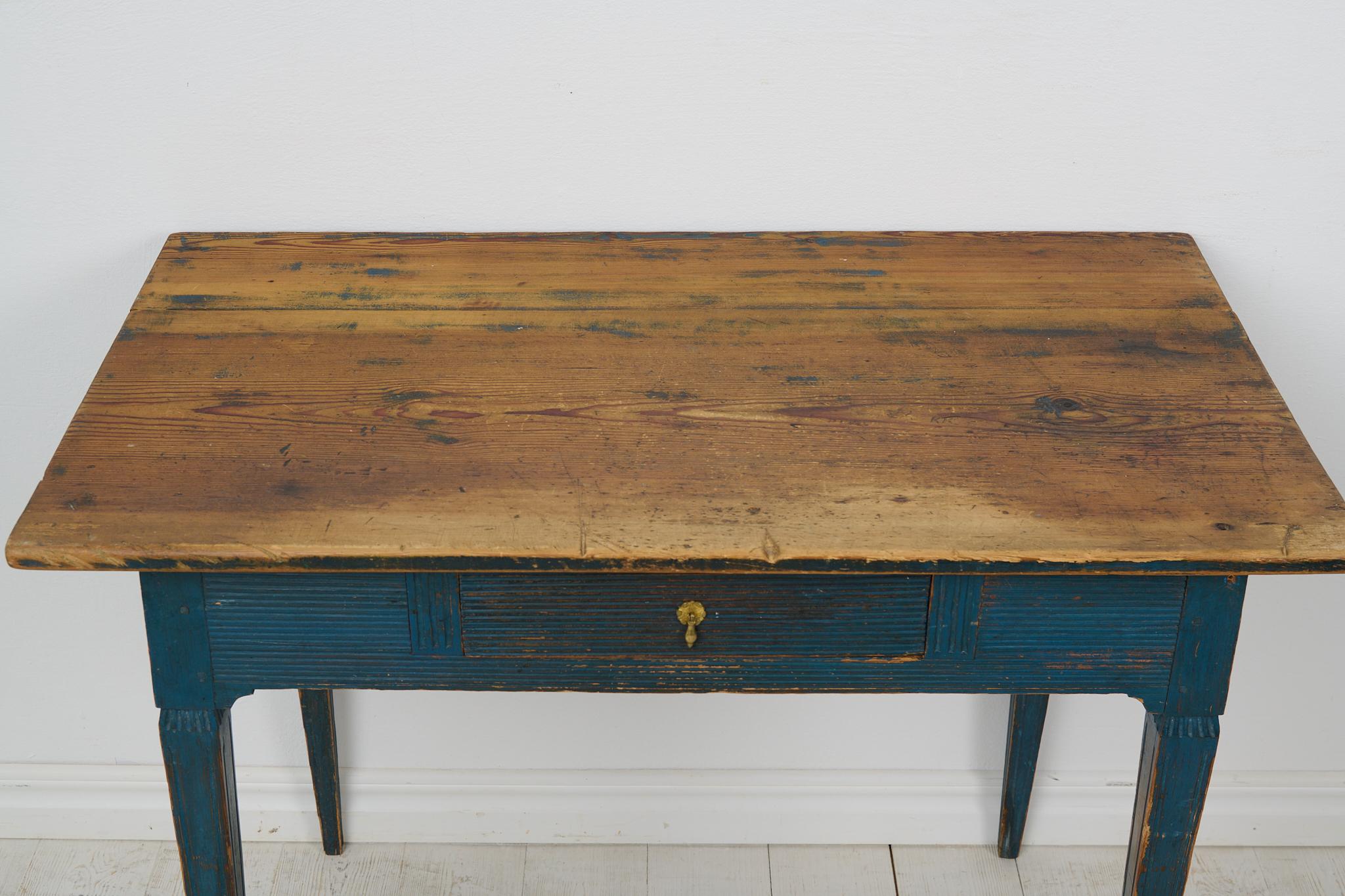 Antique Swedish Genuine Desk with Original Paint from the Gustavian Period 5