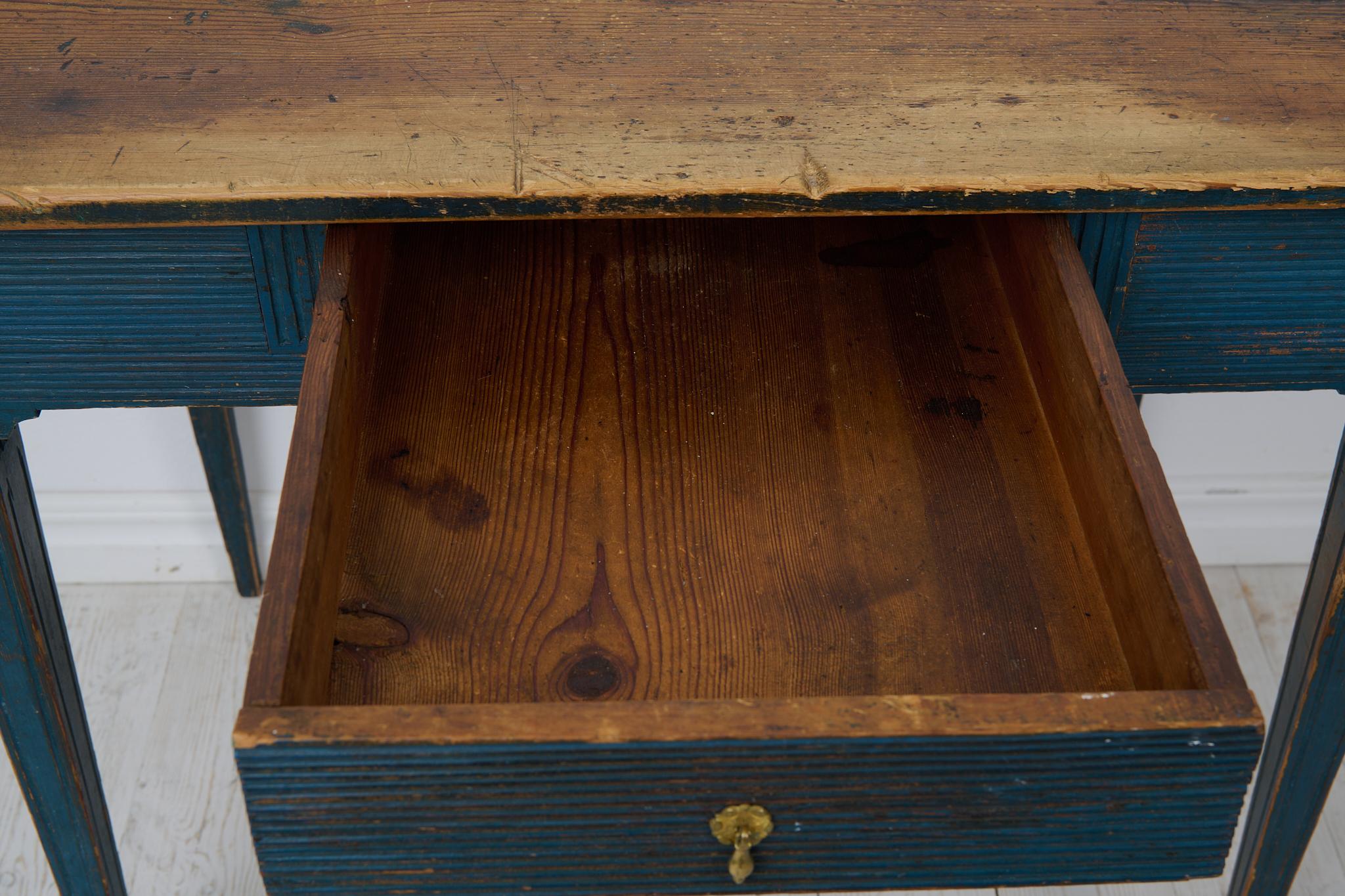 Antique Swedish Genuine Desk with Original Paint from the Gustavian Period 6