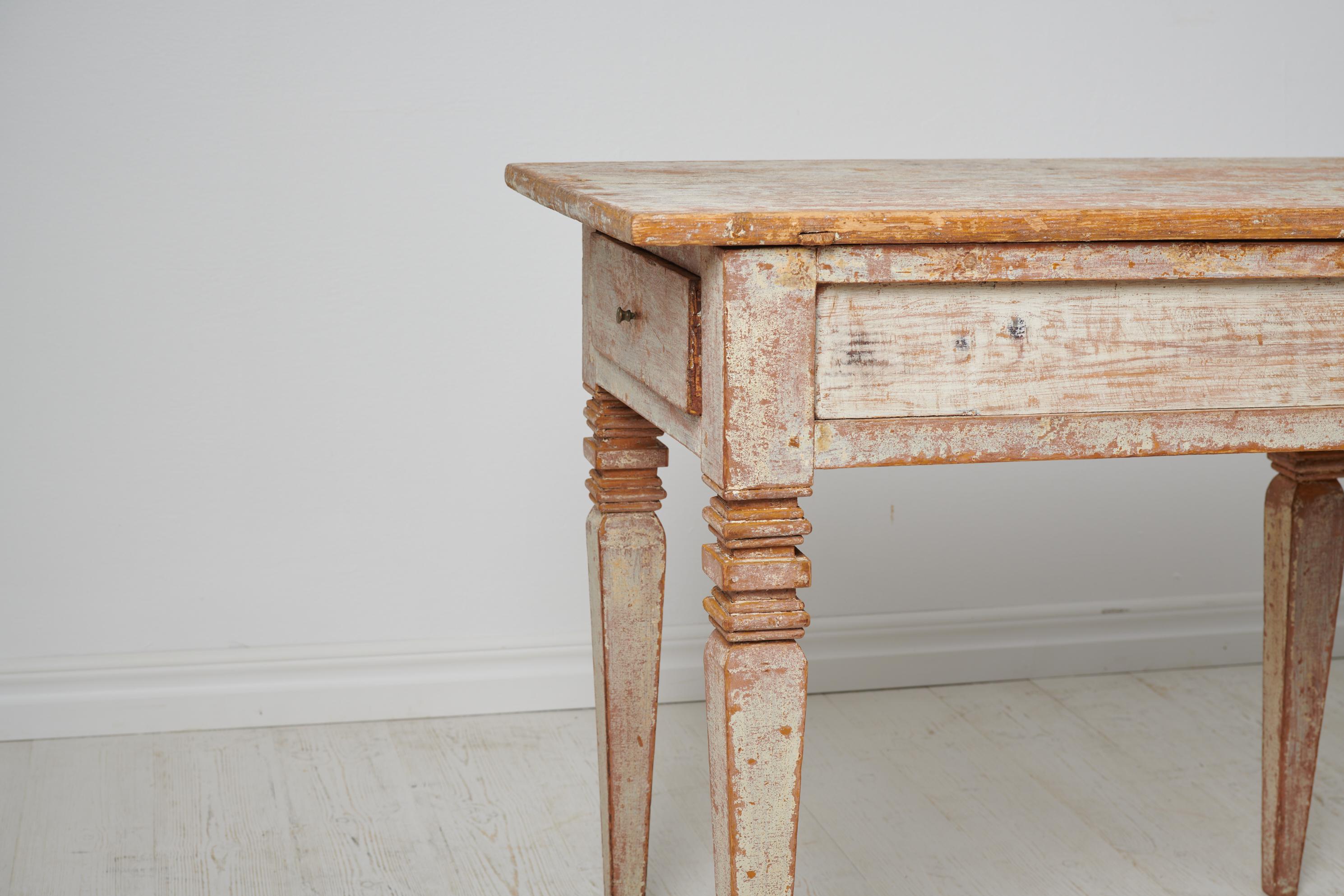 Petite table néoclassique suédoise ancienne authentique de style gustavien en vente 2
