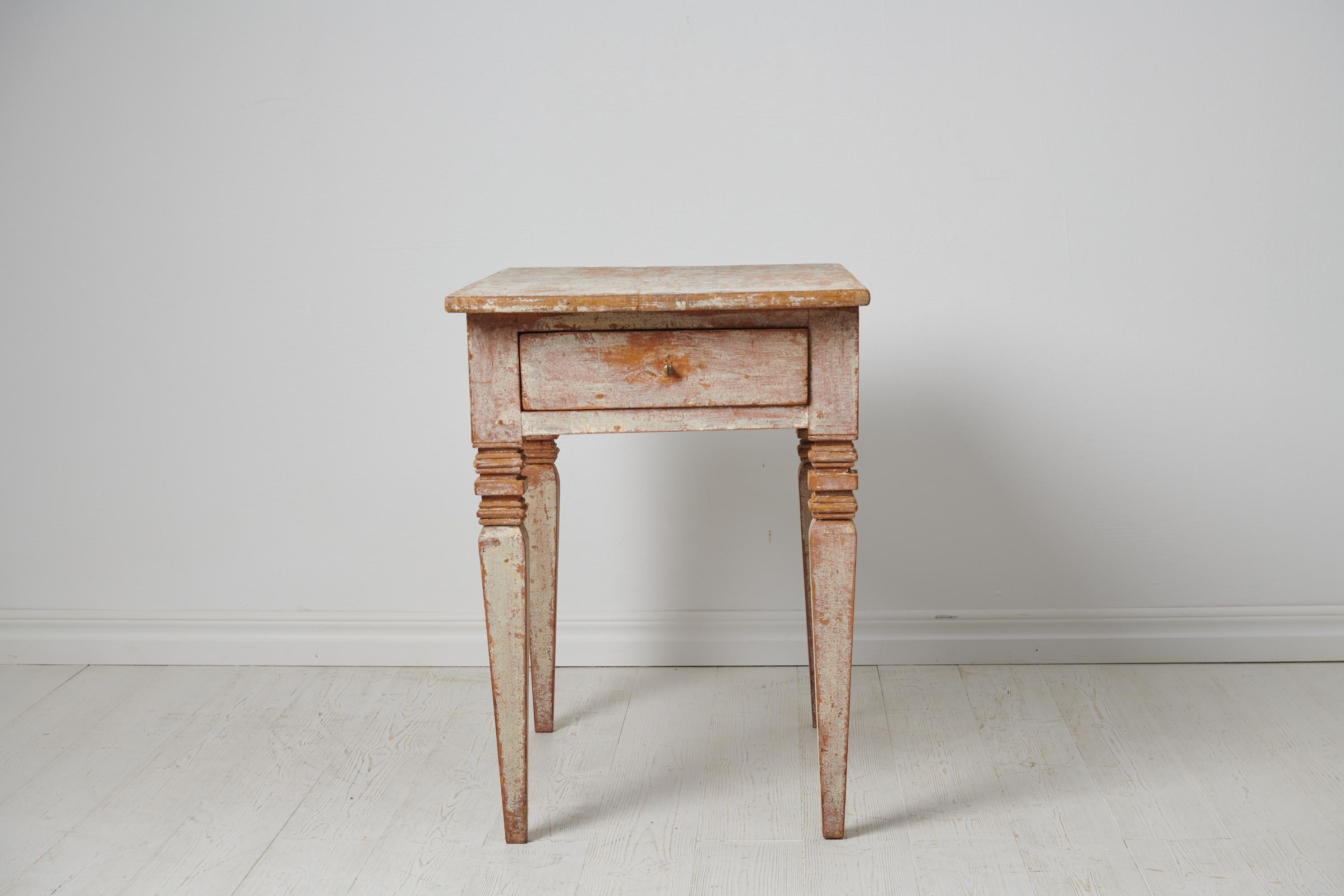 Antique Swedish Genuine Gustavian Neoclassic Small Table In Good Condition For Sale In Kramfors, SE