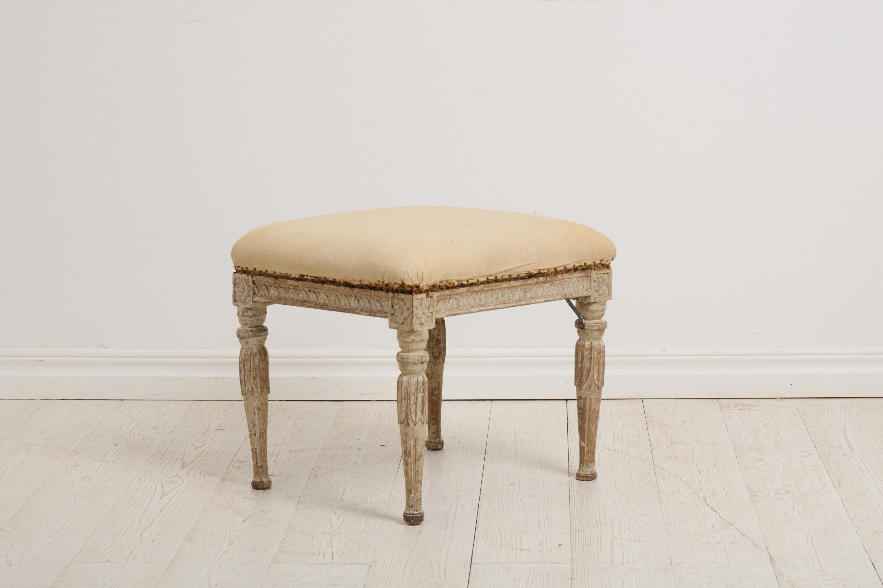 Gustavien Antique Swedish Genuine Gustavian Period Decorated Foot Stool with Original Seat en vente