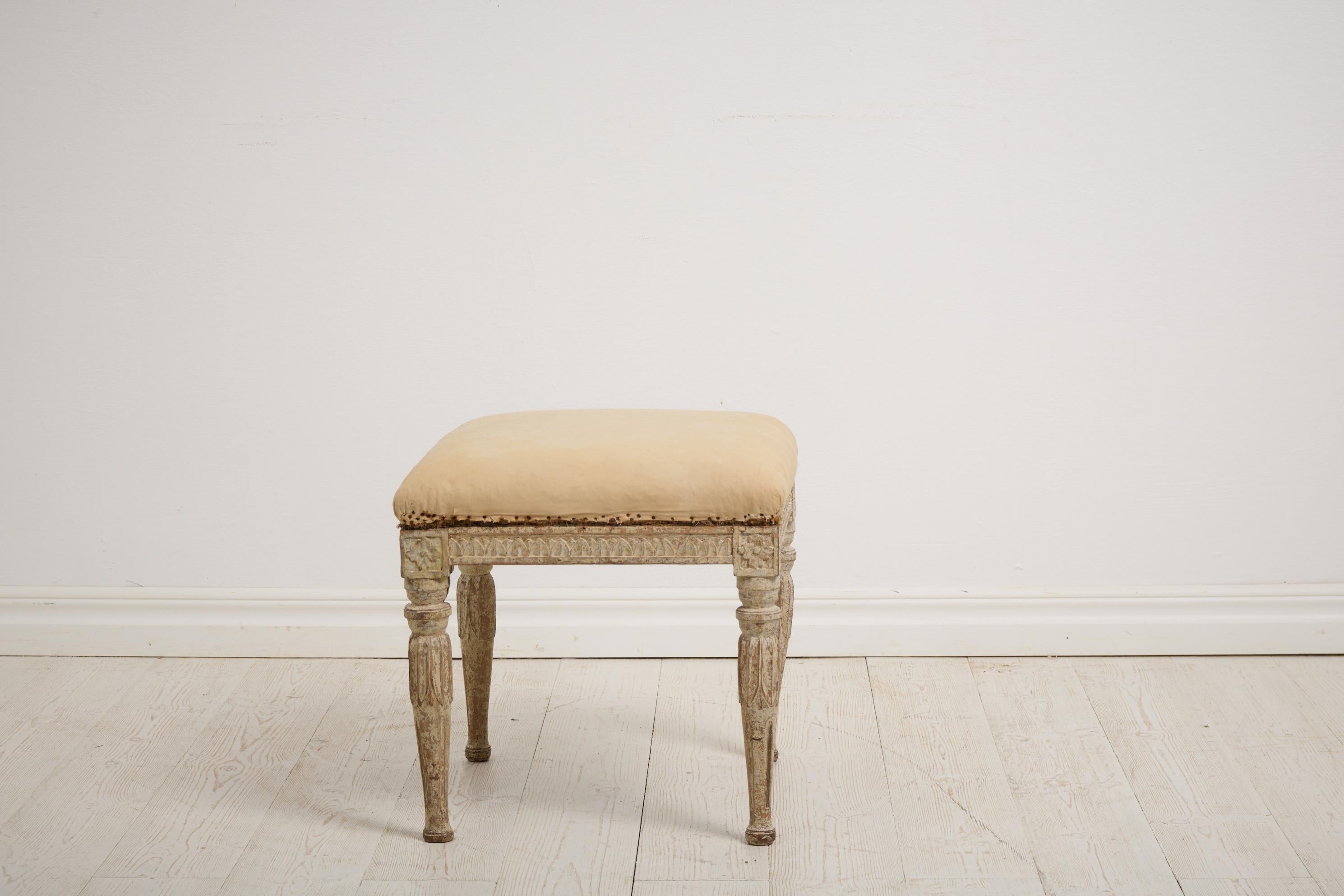Suédois Antique Swedish Genuine Gustavian Period Decorated Foot Stool with Original Seat en vente