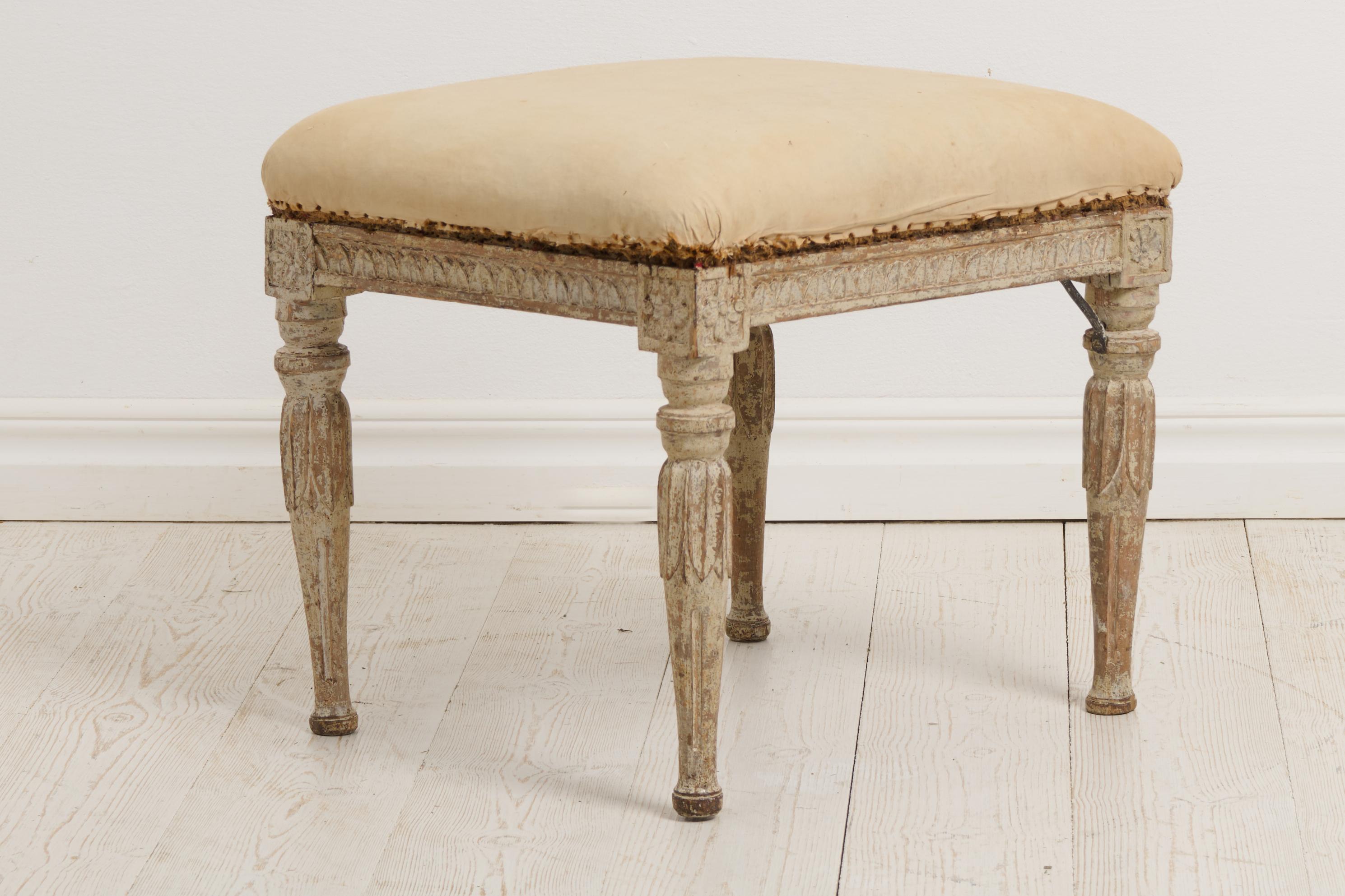 Fait main Antique Swedish Genuine Gustavian Period Decorated Foot Stool with Original Seat en vente