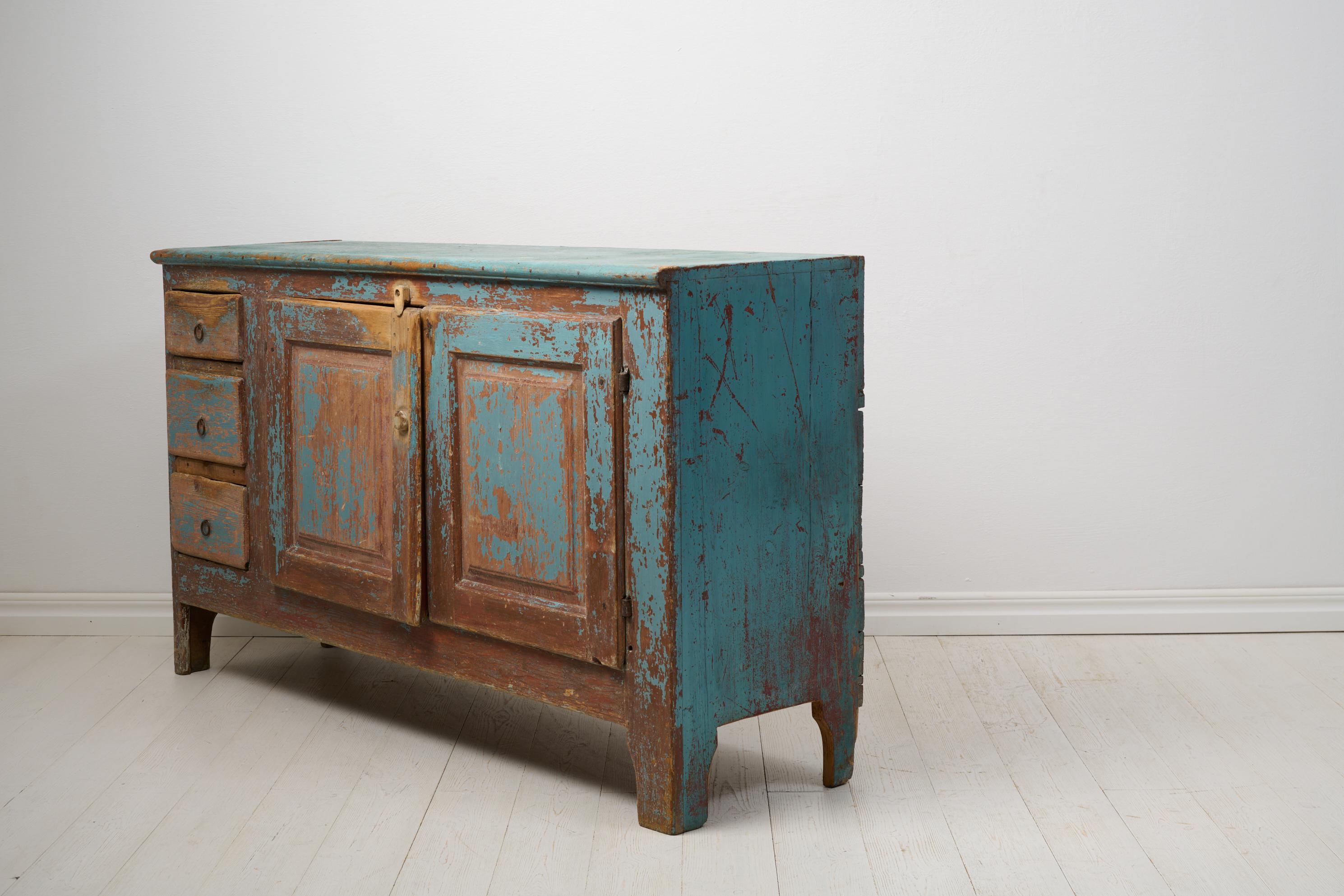 Antique Swedish Genuine Rustic Blue Low Country Pine Sideboard  In Good Condition For Sale In Kramfors, SE