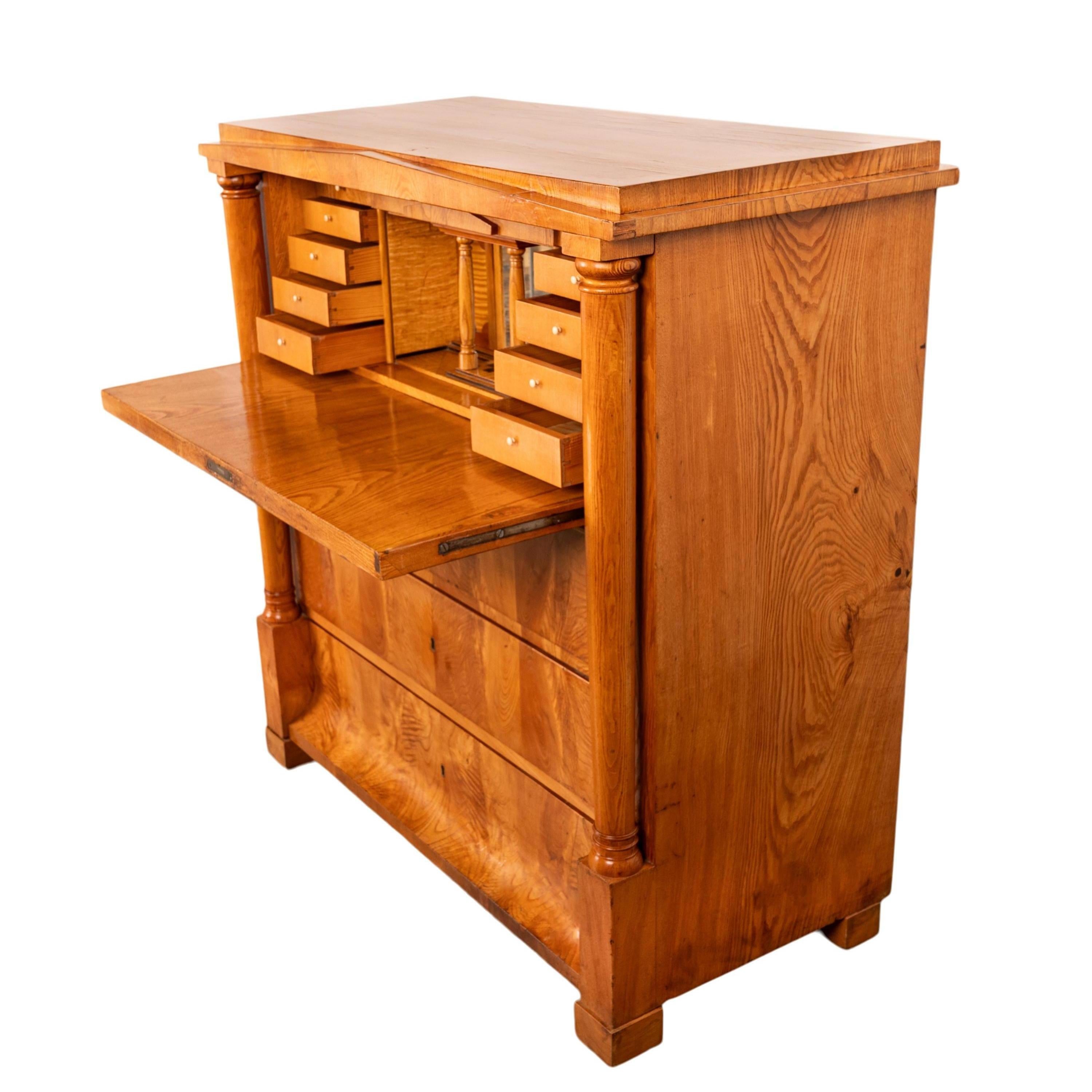 Antique Swedish Golden Ash Biedermeier Secretary Chest Dresser Desk inlaid 1820 For Sale 8