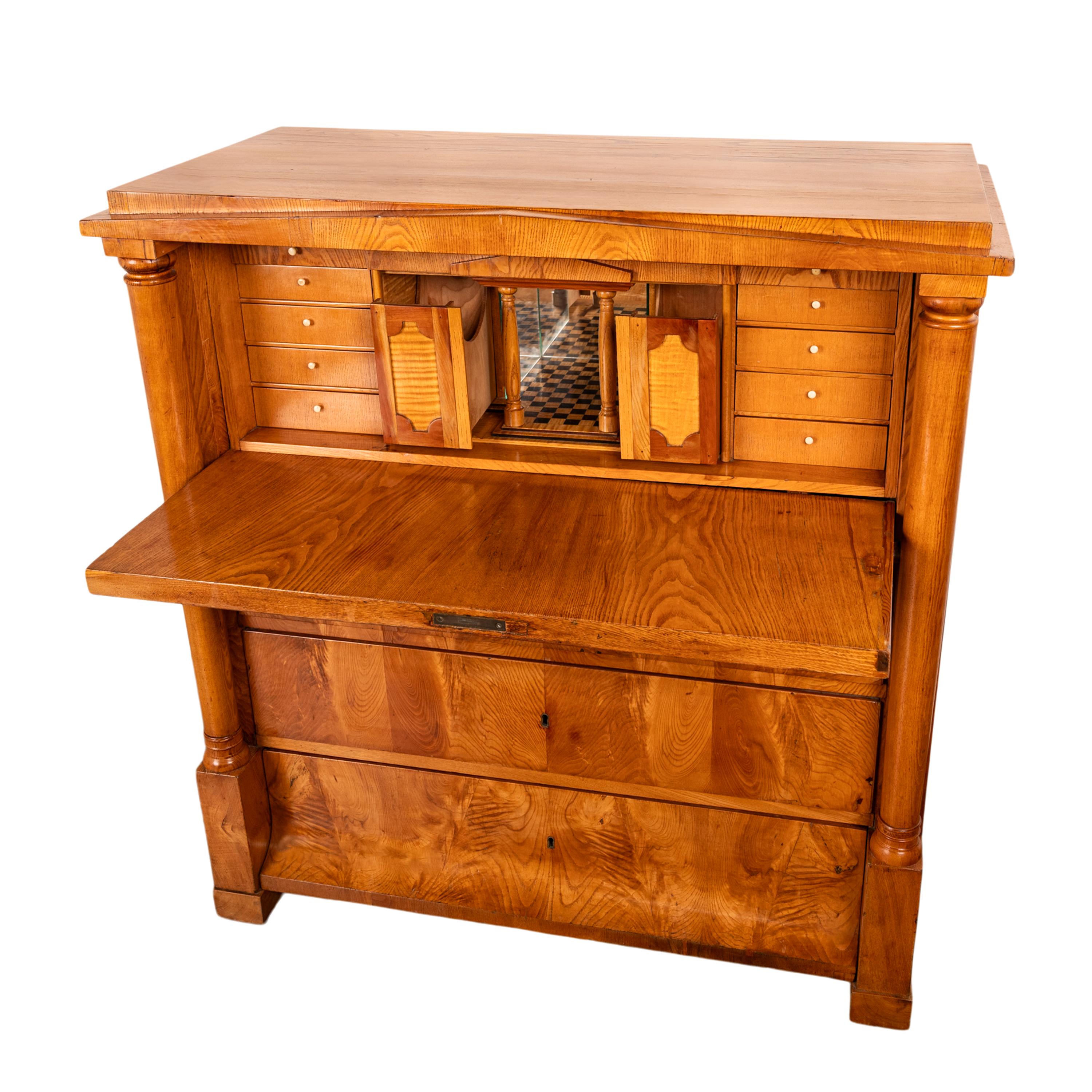 Antique Swedish Golden Ash Biedermeier Secretary Chest Dresser Desk inlaid 1820 For Sale 9