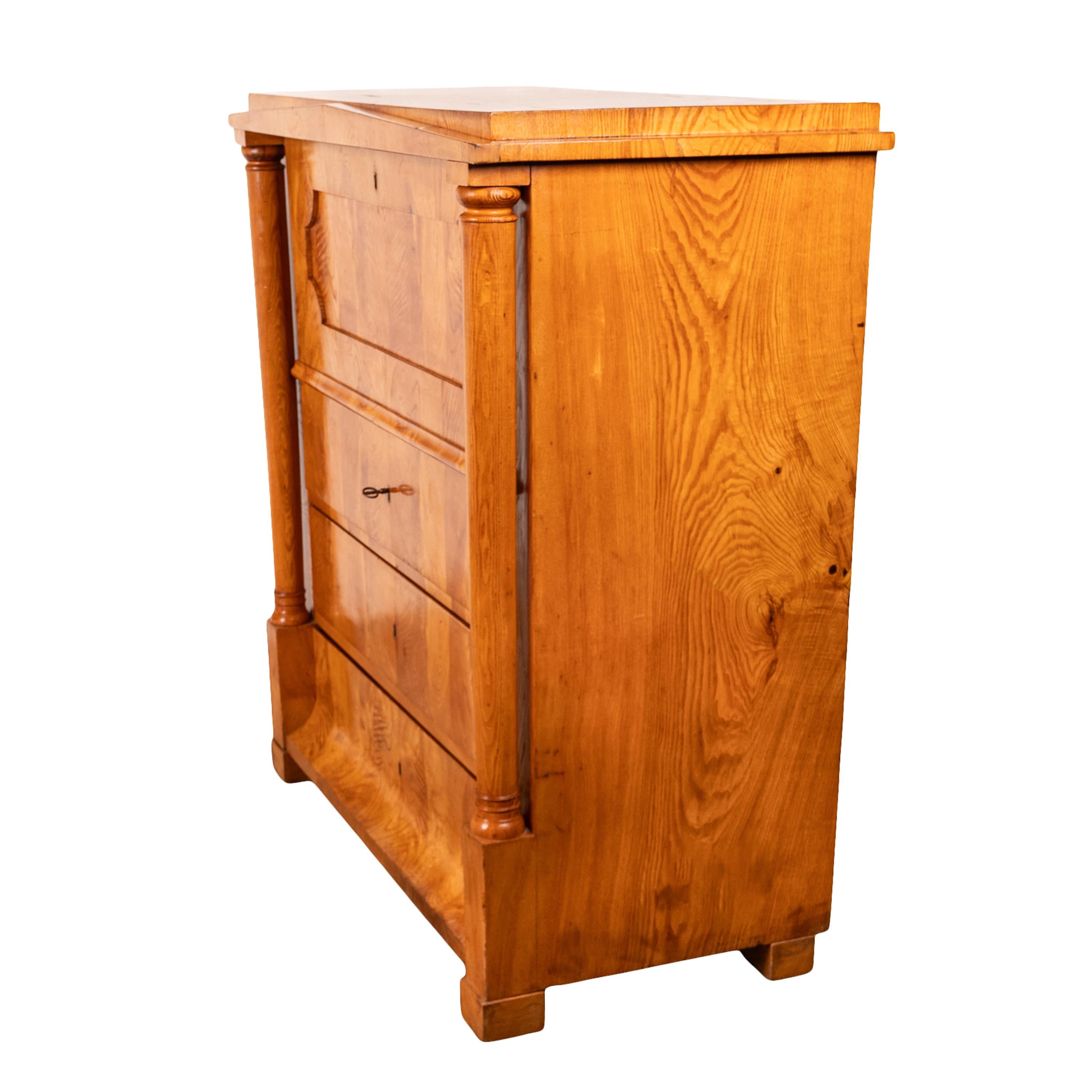 Antique Swedish Golden Ash Biedermeier Secretary Chest Dresser Desk inlaid 1820 For Sale 13