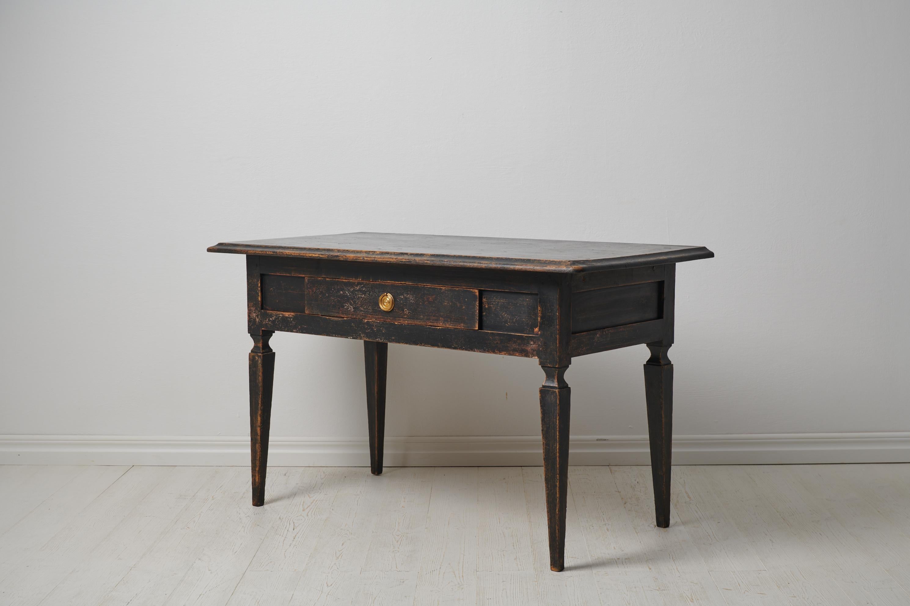 Antique Swedish Gustavian Black Pine Table In Good Condition In Kramfors, SE