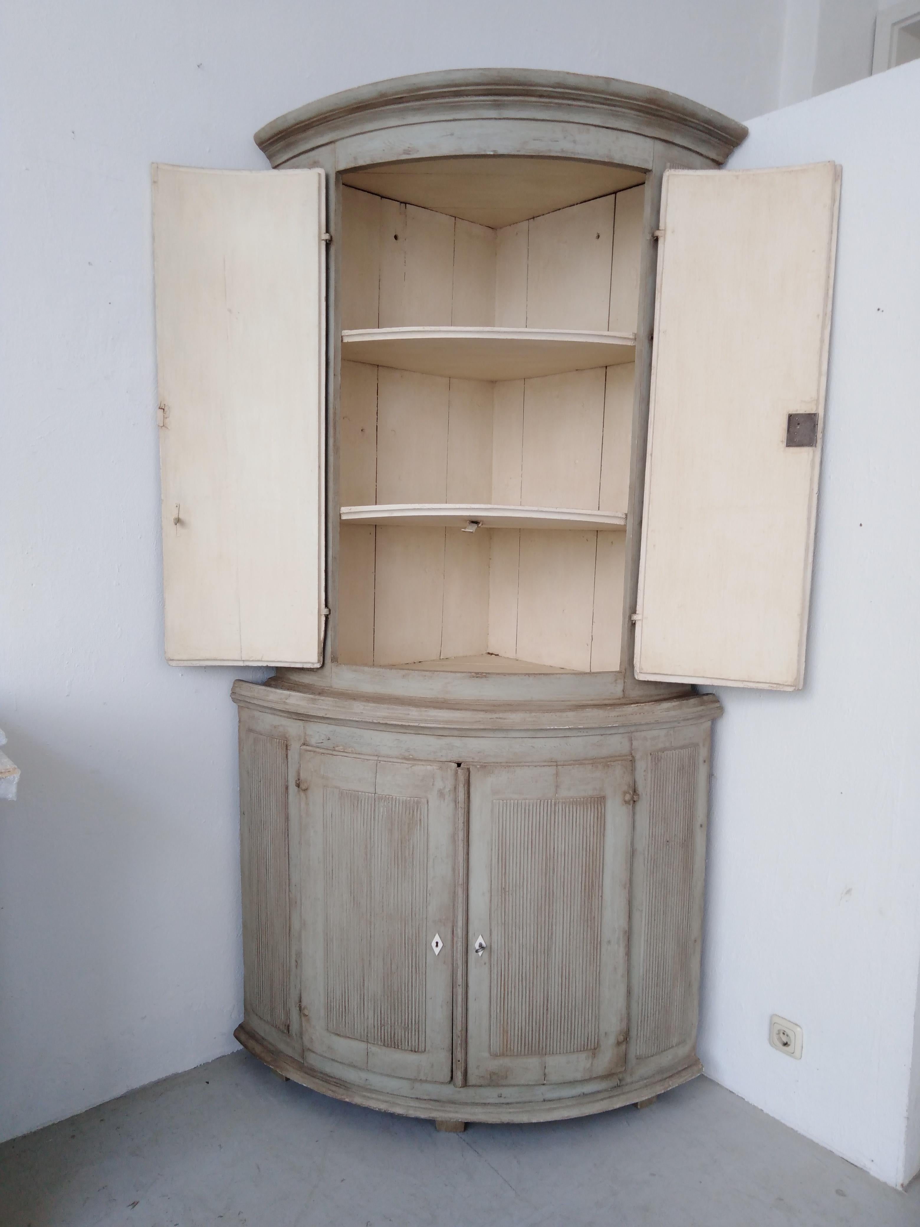 Gustavien ancien meuble d'angle suédois gustavien 18e siècle en vente