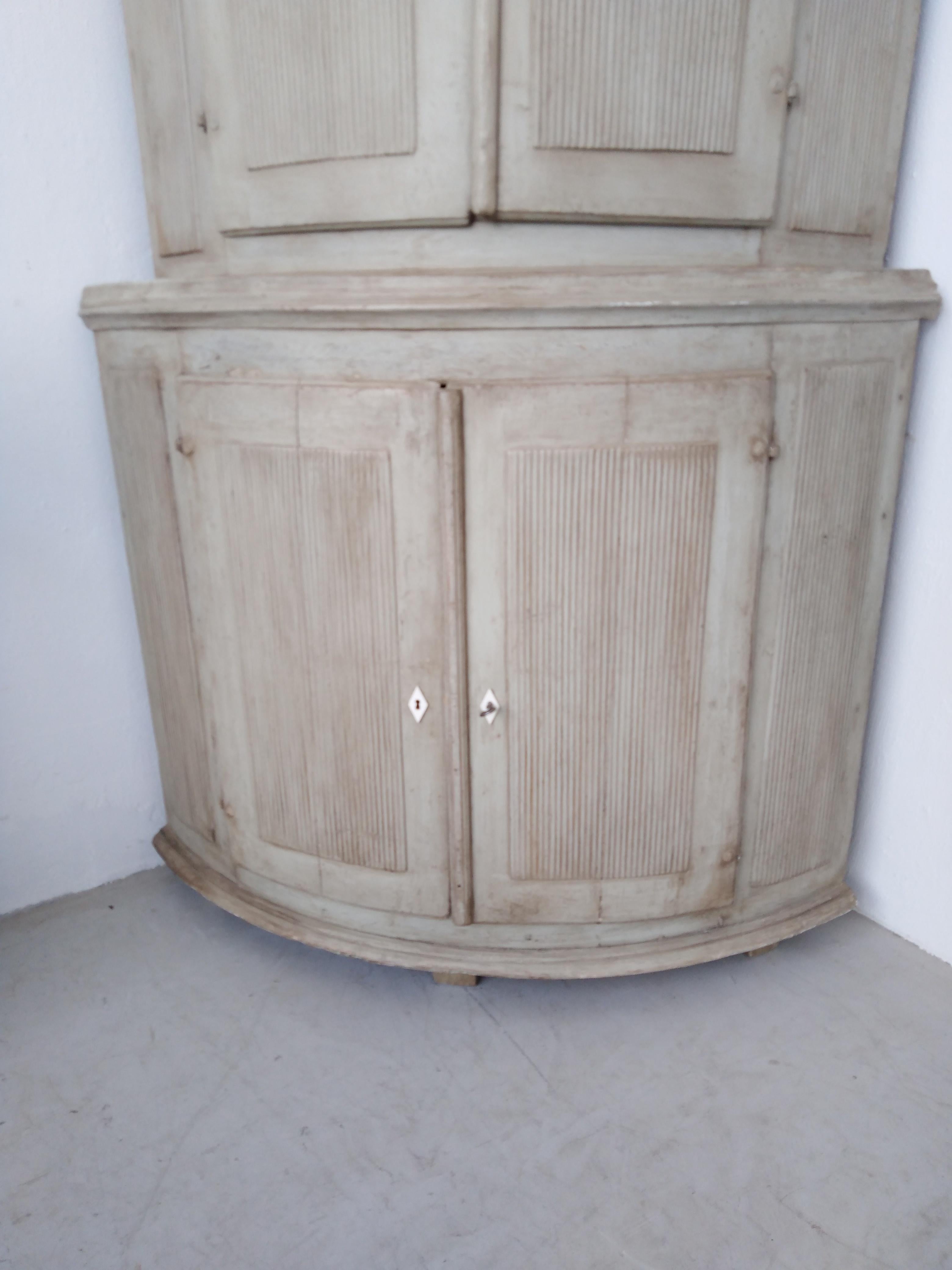 ancien meuble d'angle suédois gustavien 18e siècle État moyen - En vente à Kiel, SH