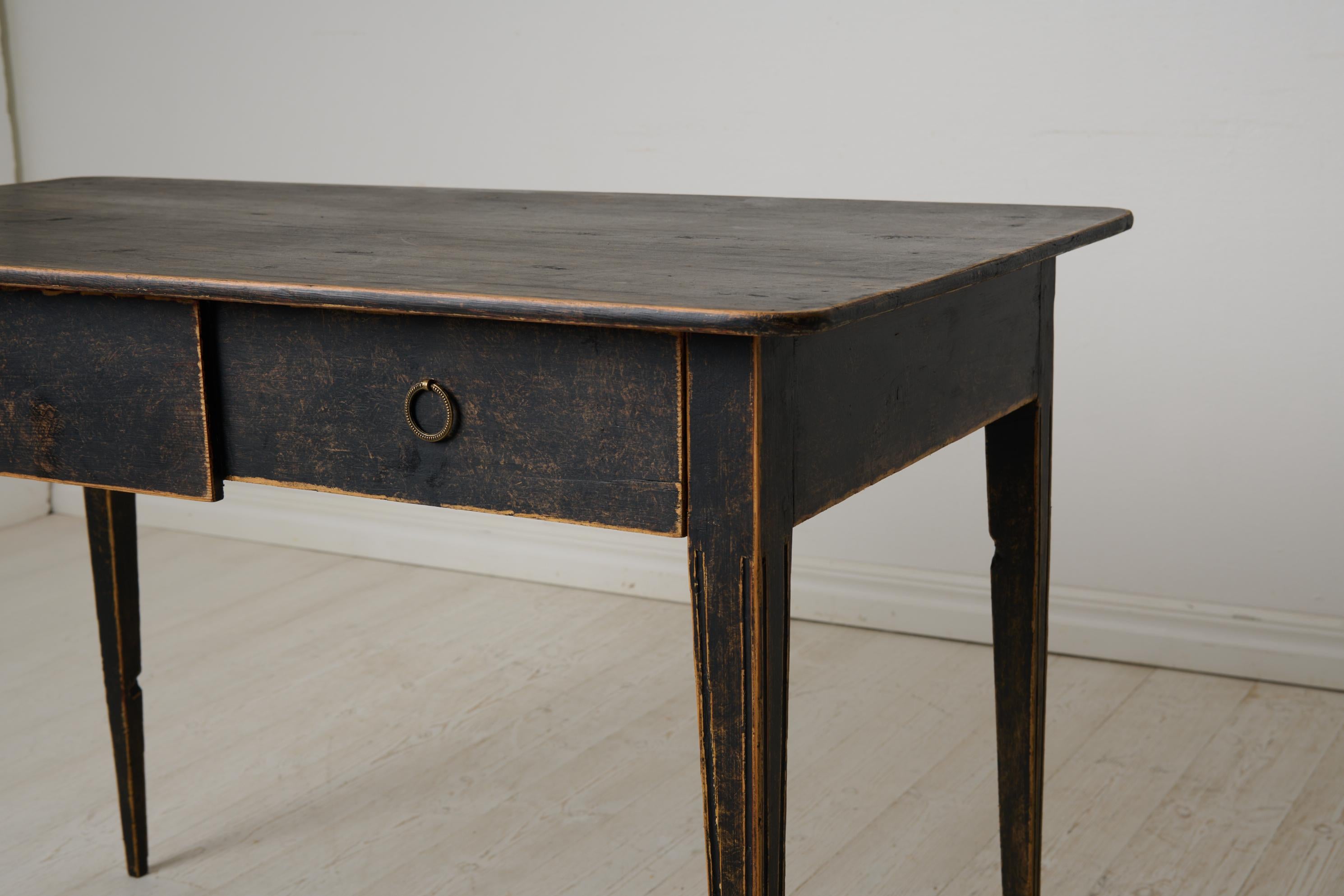 Antique Swedish Gustavian Period Elegant Desk Made by Hand in Solid Pine For Sale 5