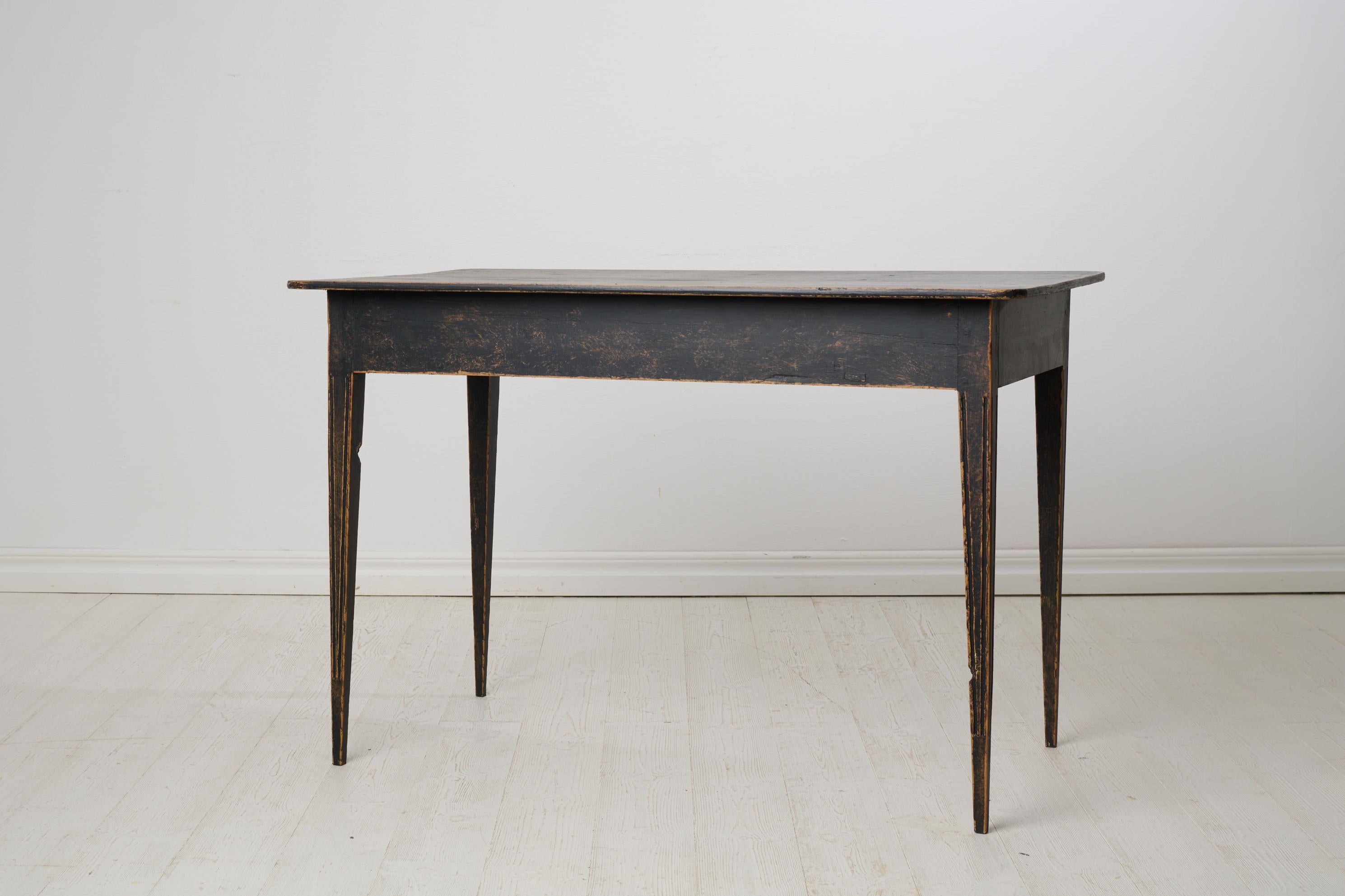 Antique Swedish Gustavian Period Elegant Desk Made by Hand in Solid Pine For Sale 2