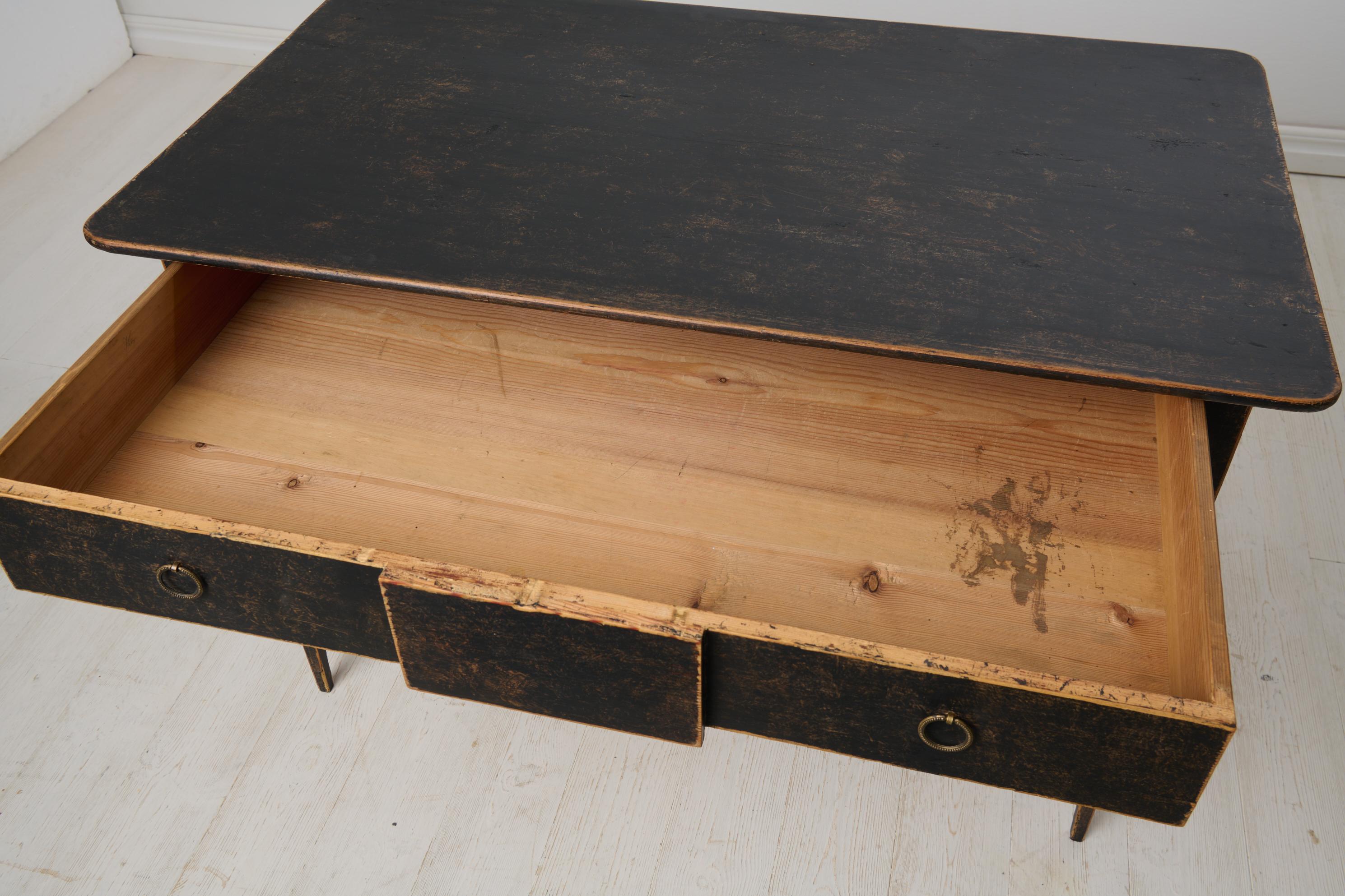 Antique Swedish Gustavian Period Elegant Desk Made by Hand in Solid Pine For Sale 3