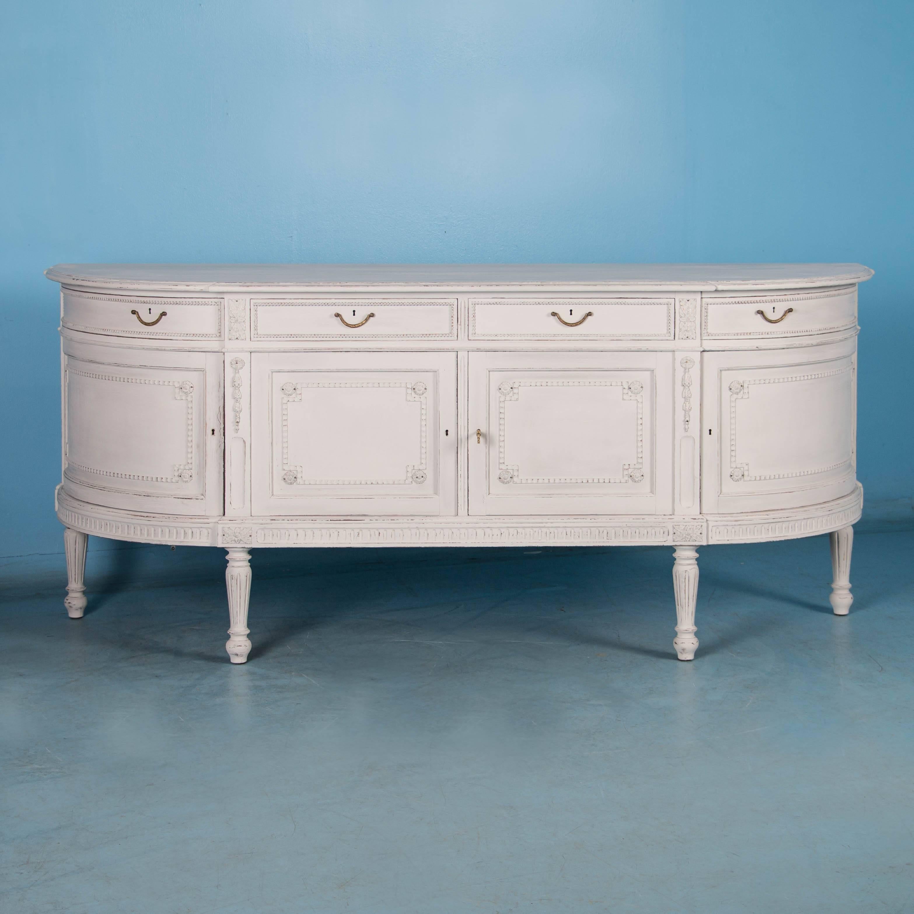 how to paint a sideboard white
