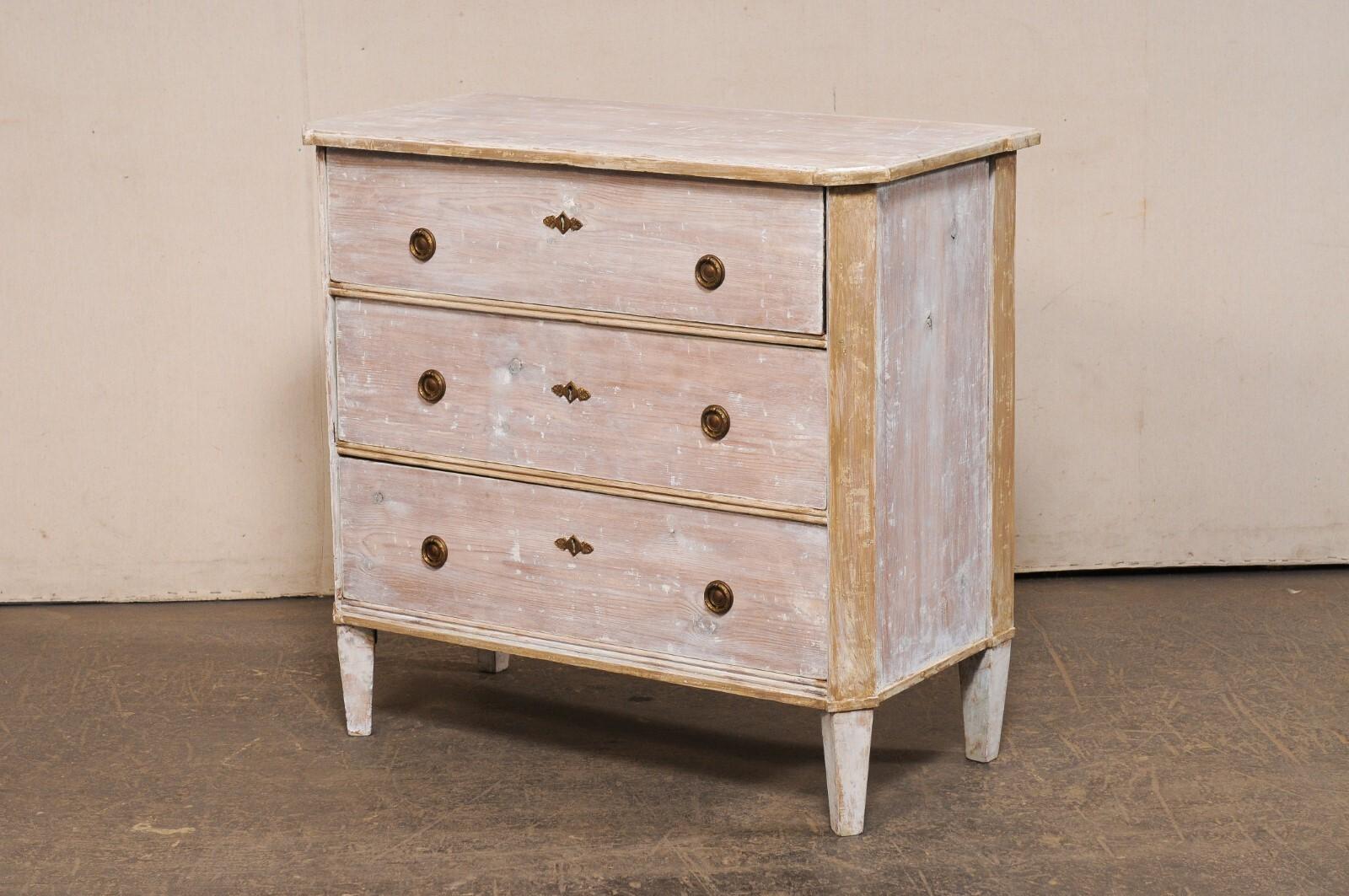 Antique Swedish Gustavian Style Chest with Good Clean Lines For Sale 5