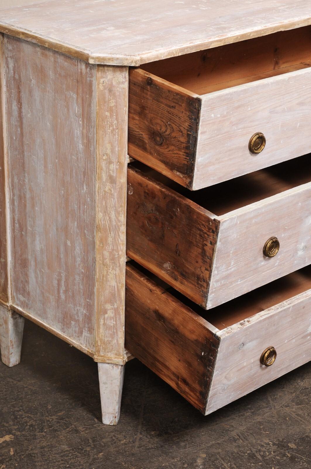 Antique Swedish Gustavian Style Chest with Good Clean Lines In Good Condition For Sale In Atlanta, GA