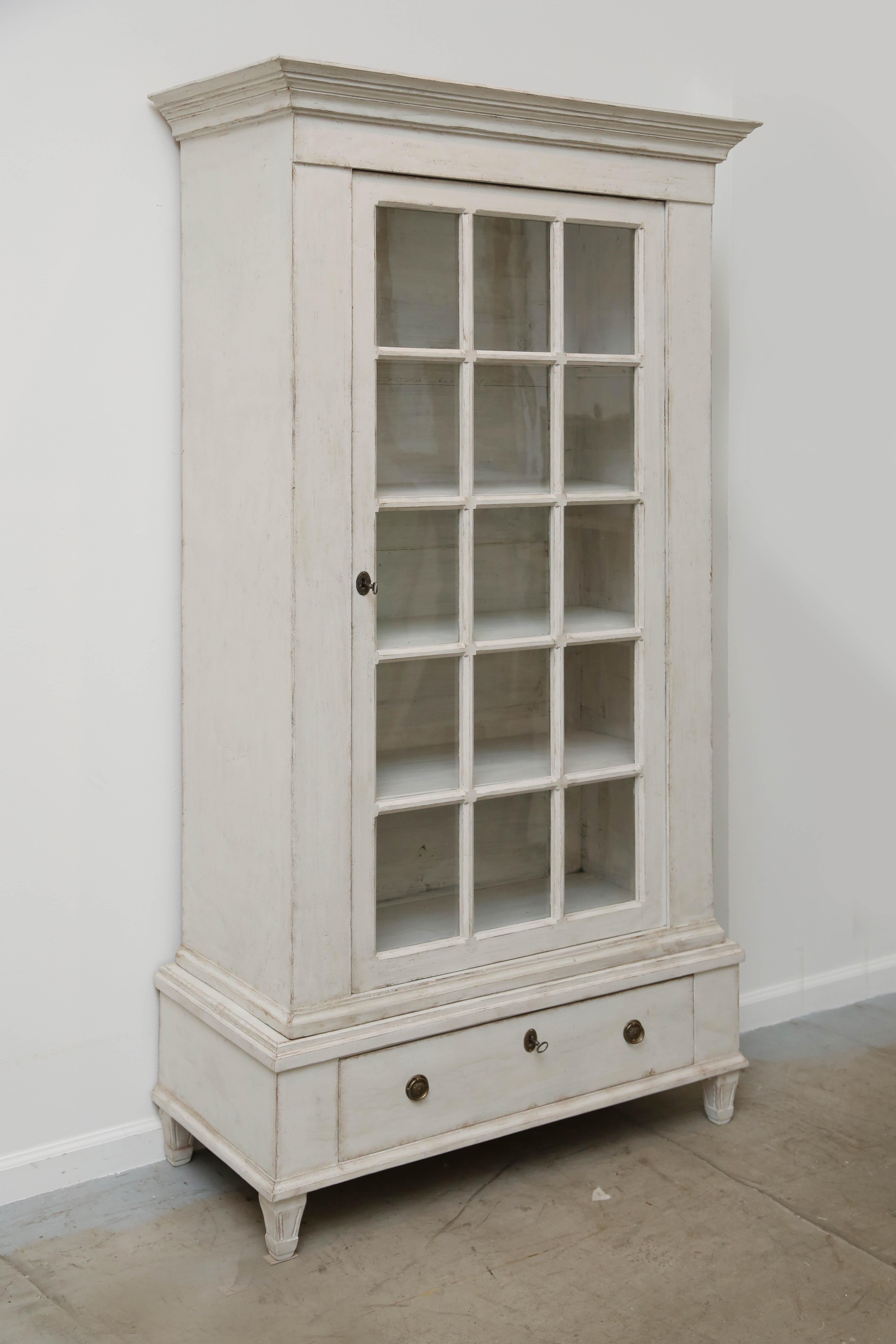 Antique Swedish Gustavian Style Painted Glass Door Cabinet, Mid-19th Century In Good Condition In West Palm Beach, FL