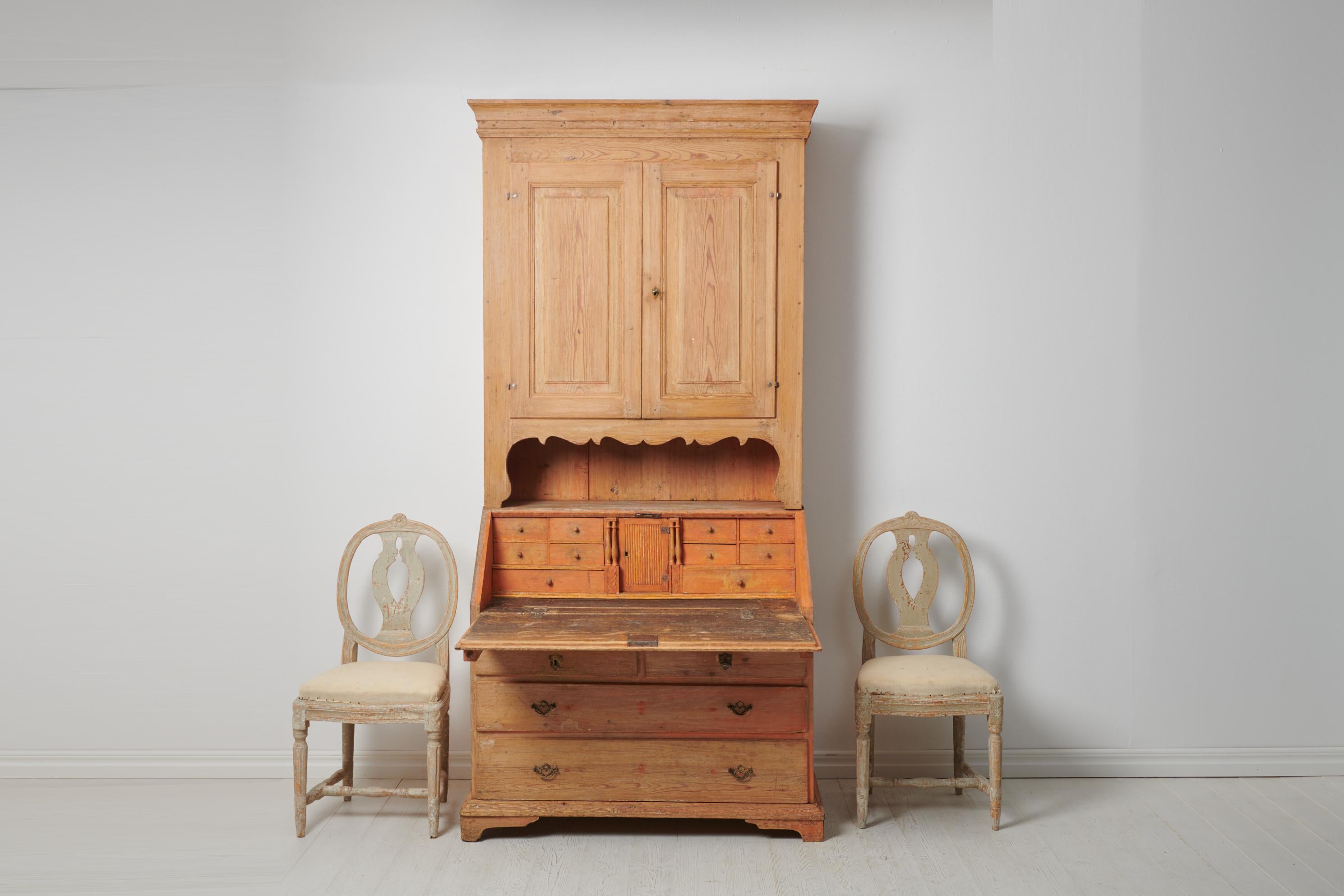 Antique Swedish Gustavian Style Secretary Cabinet  In Good Condition For Sale In Kramfors, SE