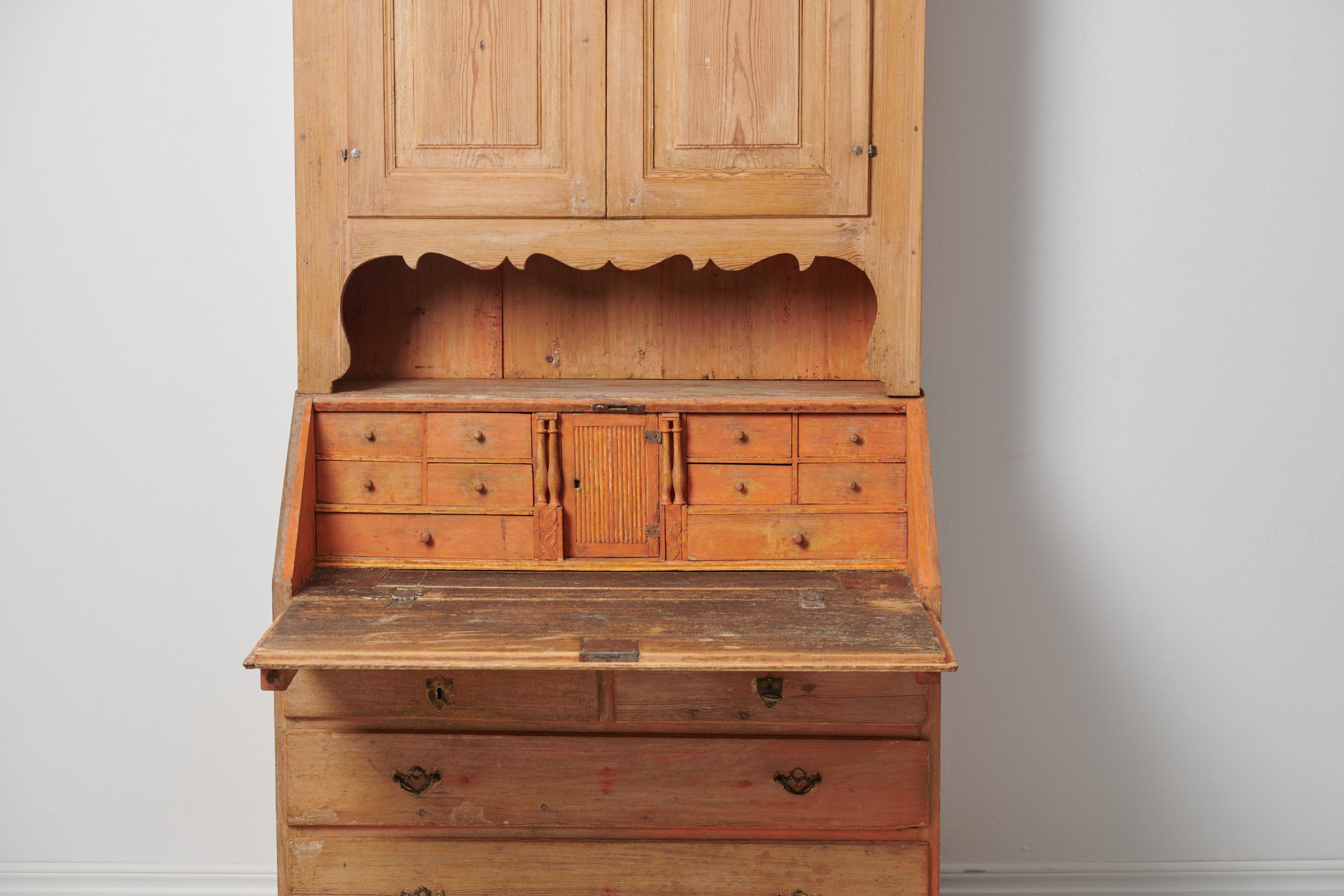 Antique Swedish Gustavian Style Secretary Cabinet  For Sale 3