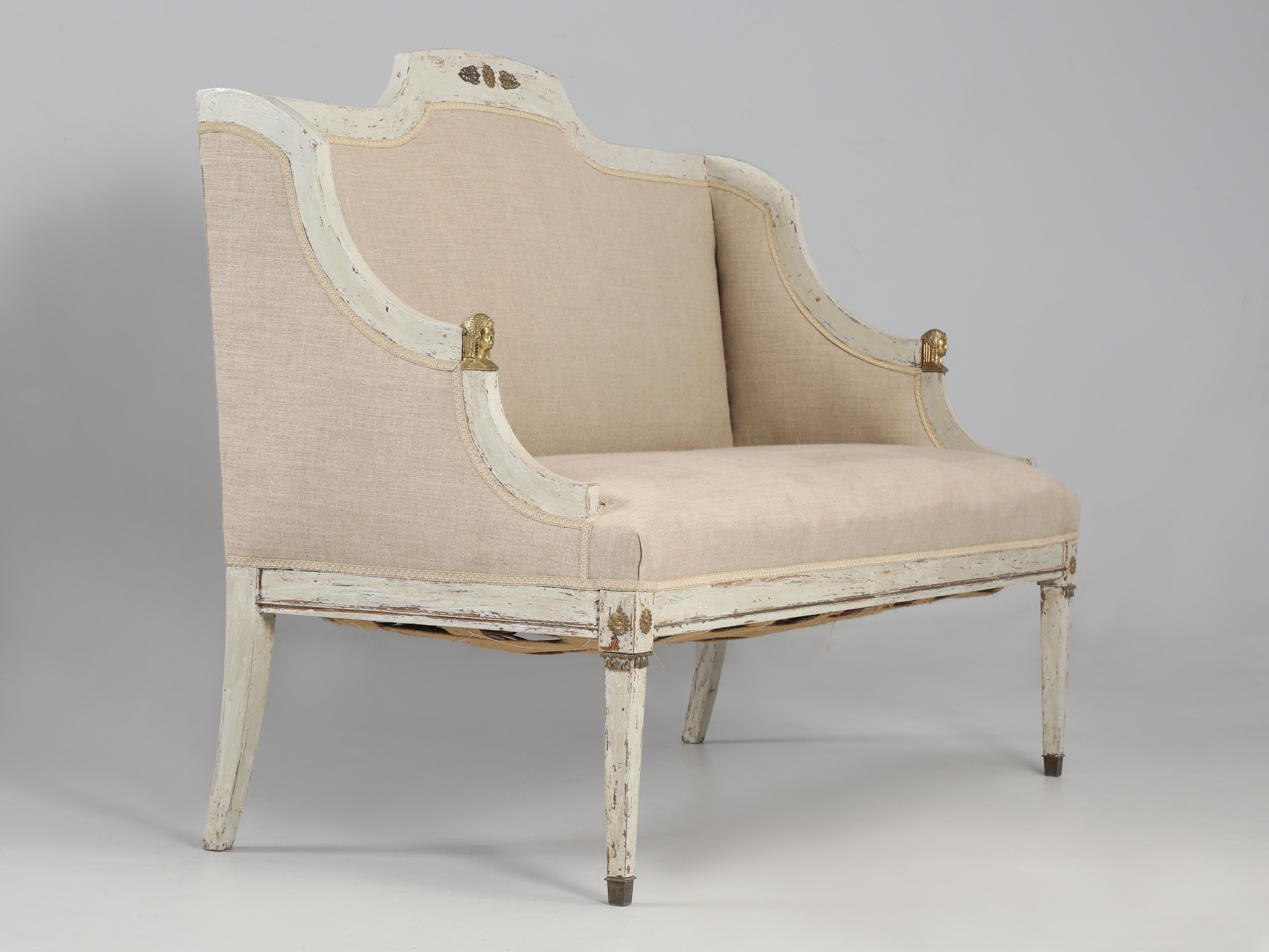 Hand-Crafted Antique Swedish Gustavian Style Settee in Putty Grey Paint with Newer Linen
