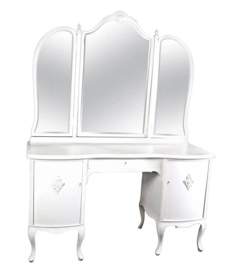 Beveled Antique Swedish Gustavian Three Mirror Curved Dressing Table Early 20th Century  For Sale