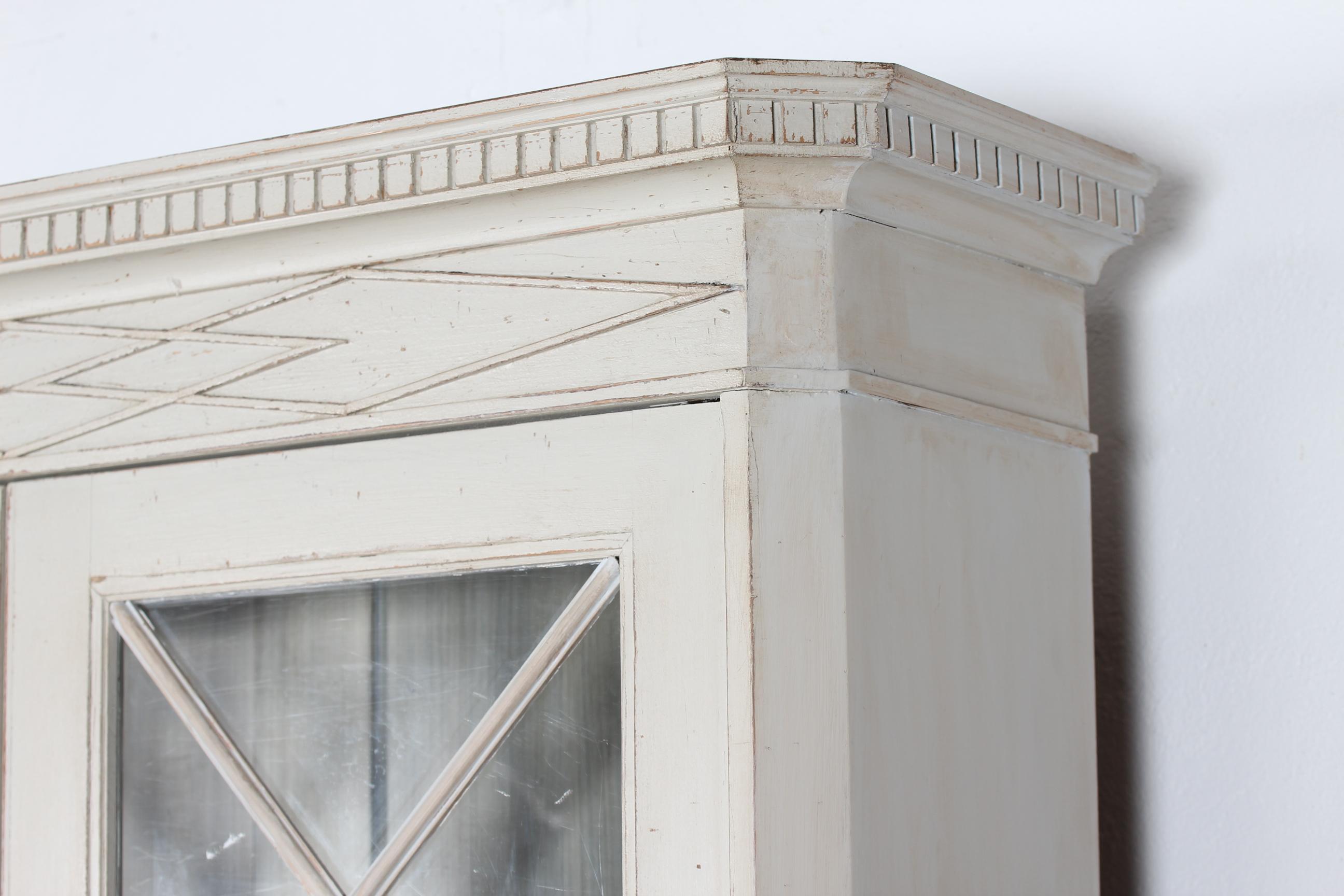 18th Century Antique Swedish Gustavian Vitrine Cabinet, Solid pine with Grey Paint 1850s