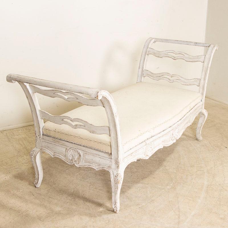 Antique Swedish Gustavian White Painted Settee Sofa Bench In Good Condition In Round Top, TX