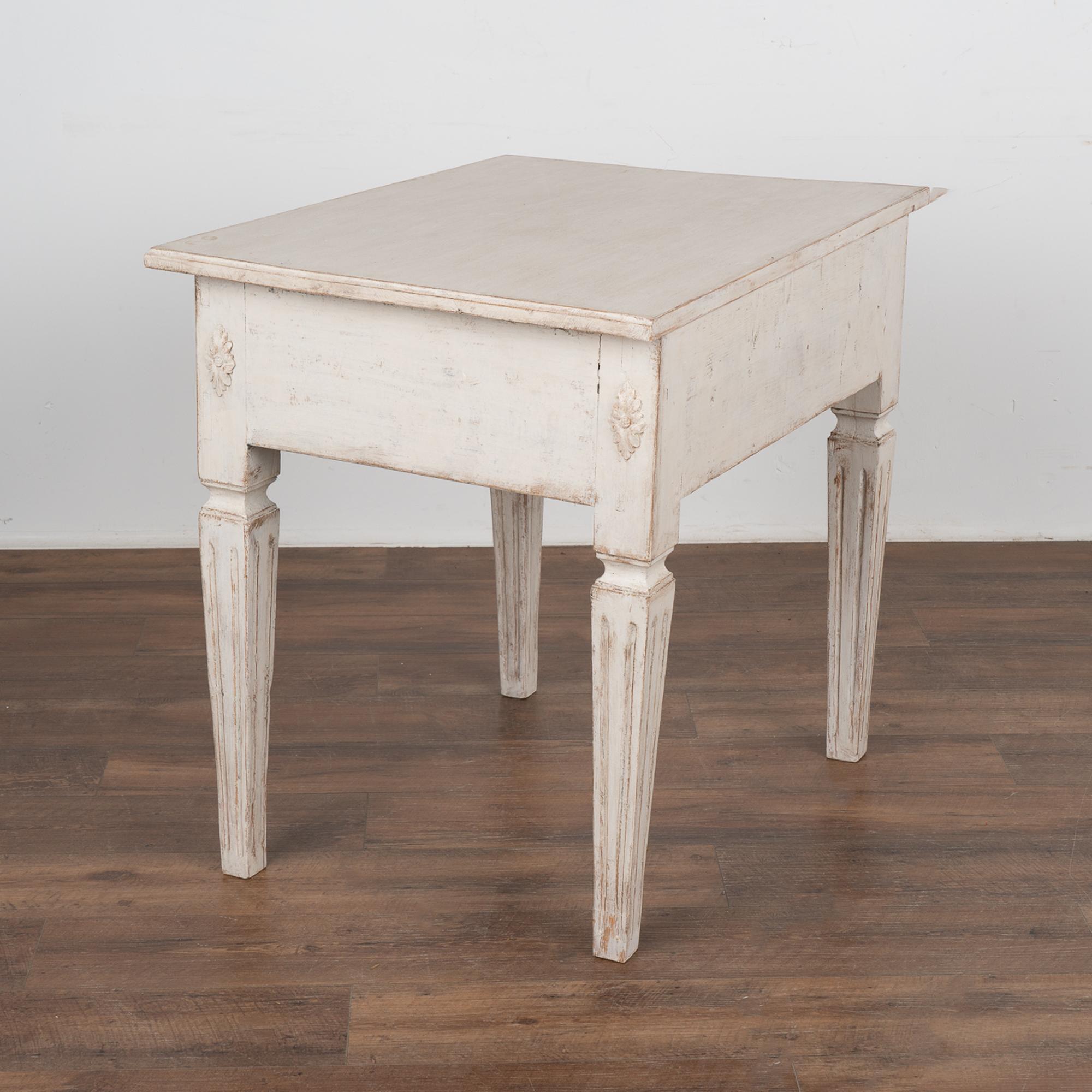 Antique Swedish Gustavian White Painted Side Table With Drawer, circa 1840-60 For Sale 3
