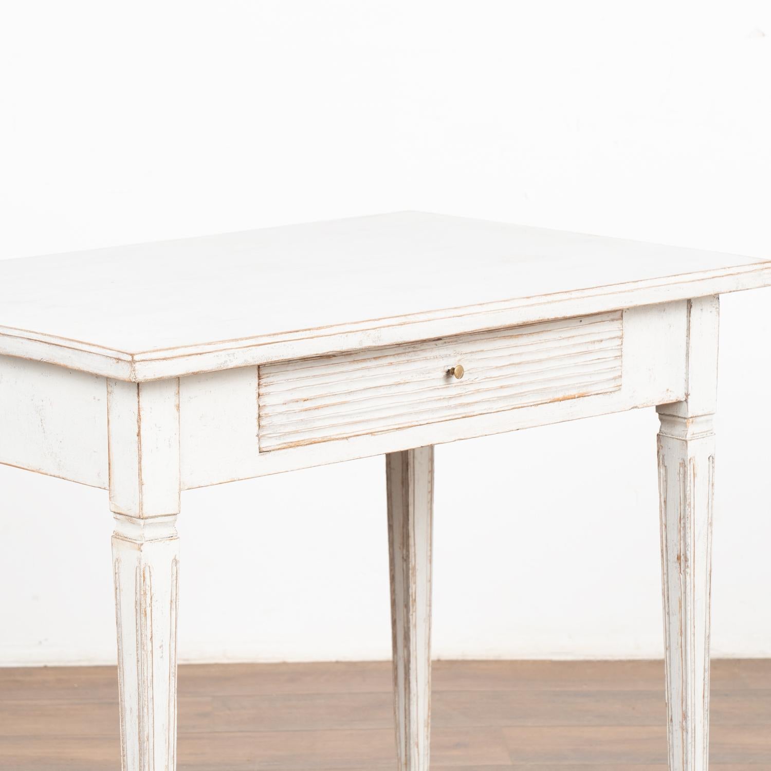 Antique Swedish Gustavian White Painted Side Table With Drawer, circa 1860-80 For Sale 1