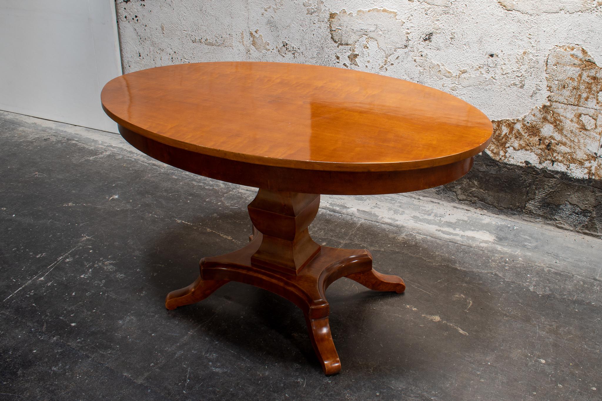 Veneer Antique Swedish, Karl Johan 'Biedermeier' Oval Center Table For Sale