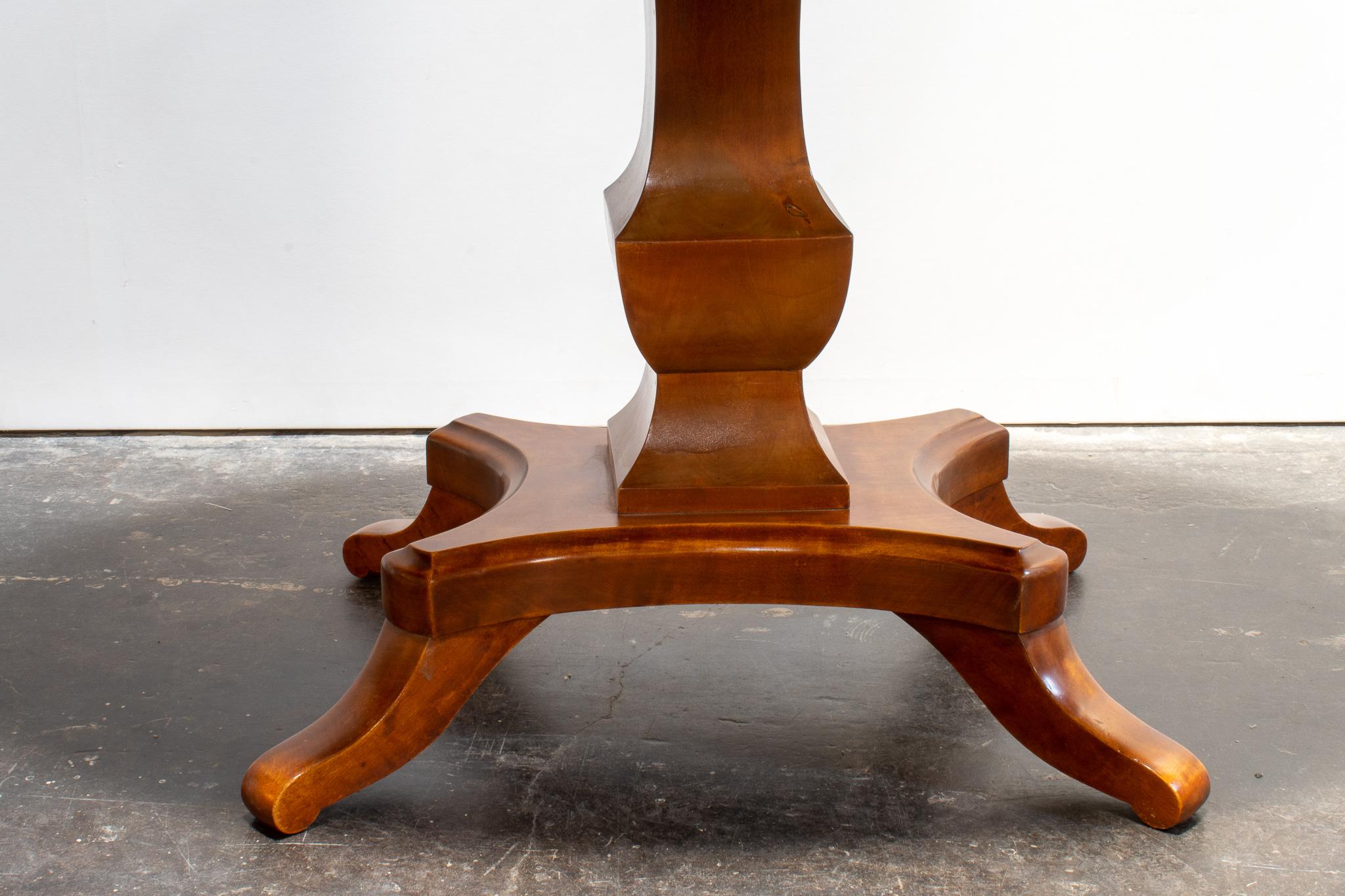 Antique Swedish, Karl Johan 'Biedermeier' Oval Center Table In Good Condition For Sale In Atlanta, GA