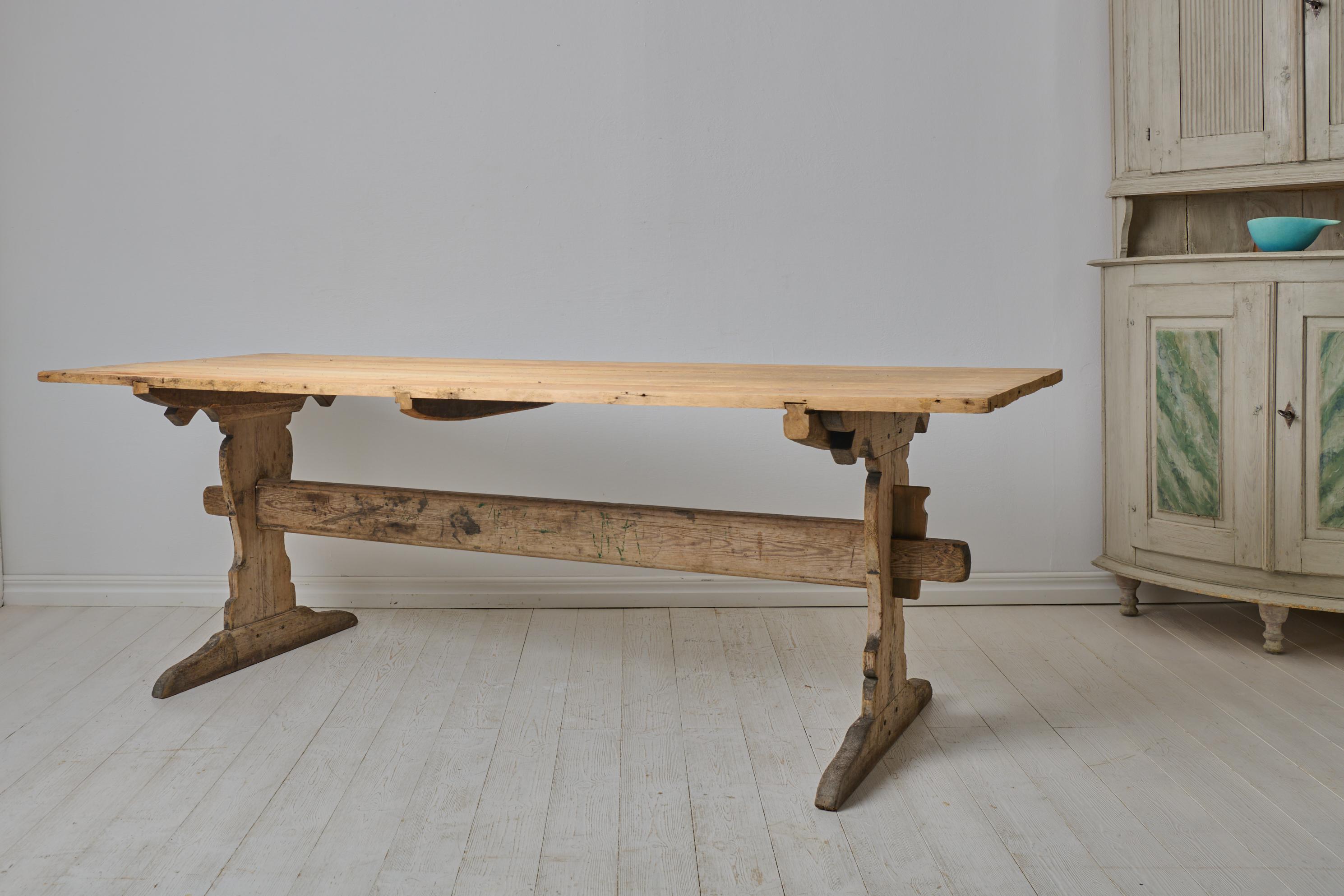 Country Grande table de salle à manger suédoise ancienne et authentique en pin, état d'origine en vente