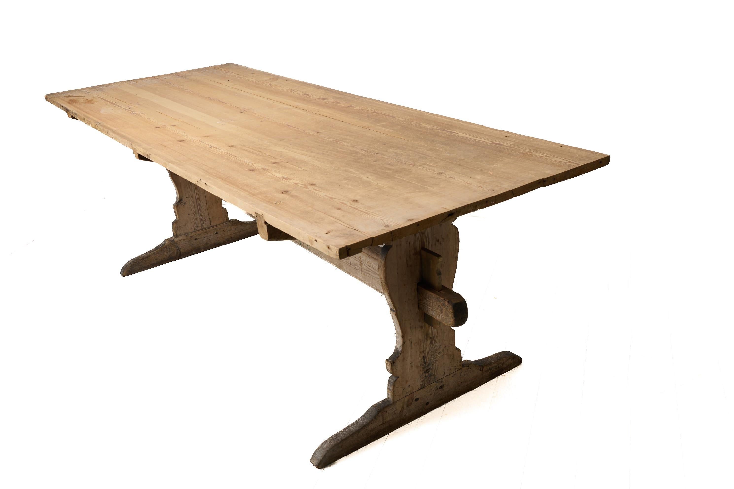 XIXe siècle Grande table de salle à manger suédoise ancienne et authentique en pin, état d'origine en vente