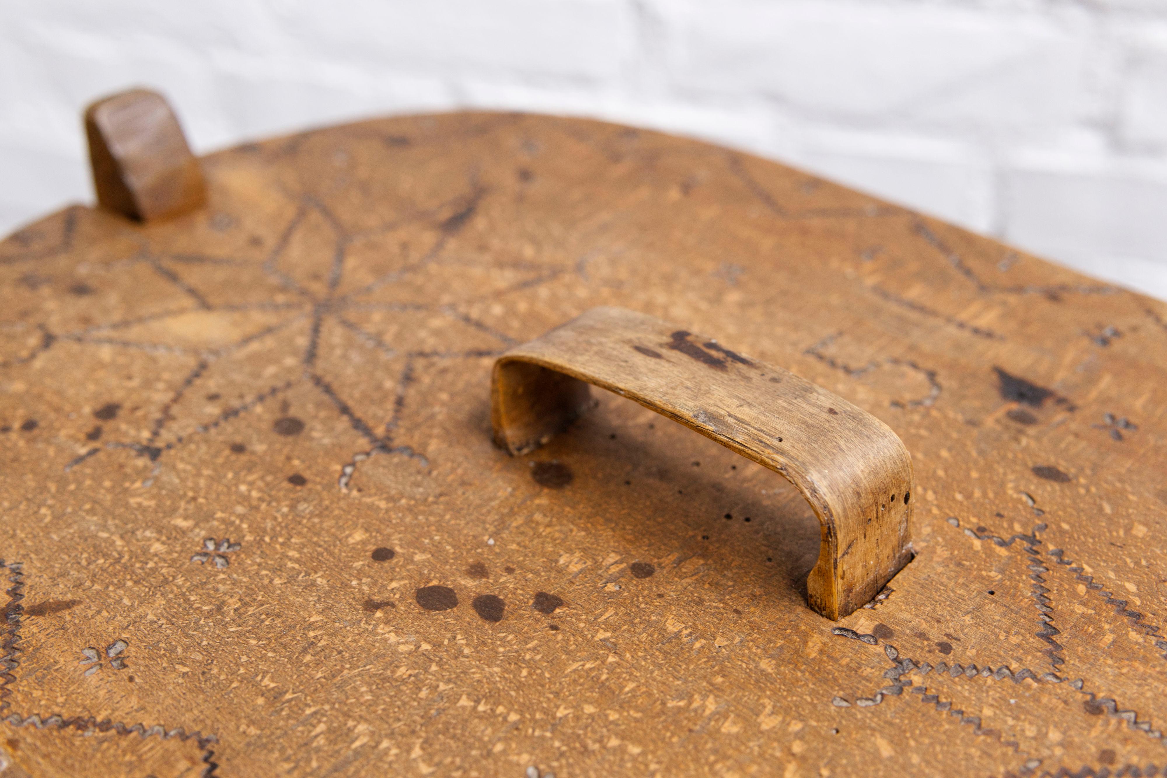 Antique Swedish Large Wooden 'svepask' storage box, 1851, Handmade Folk Craft Madera curvada en venta