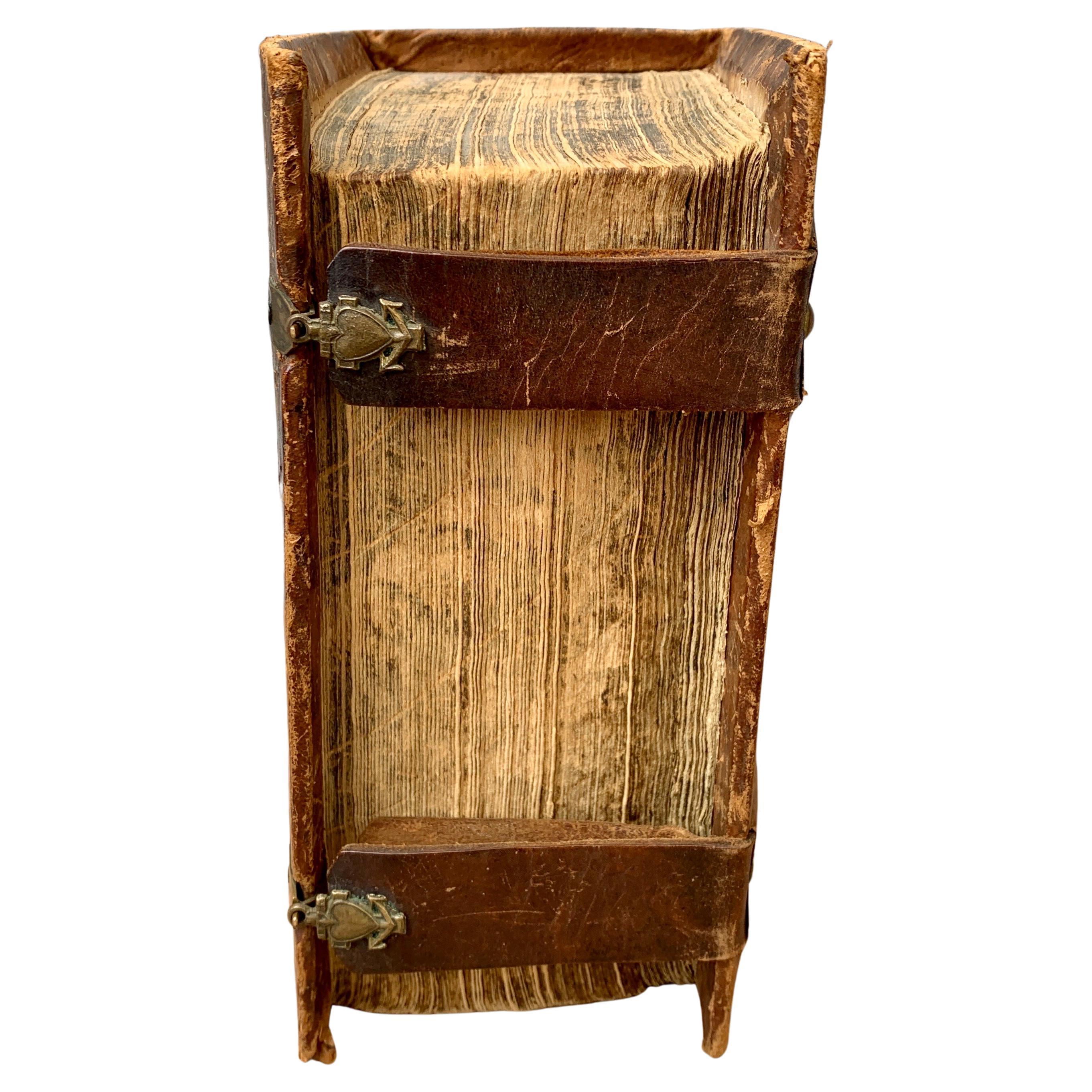 Livre de biblique suédois ancien relié en cuir, 1810 en vente 3