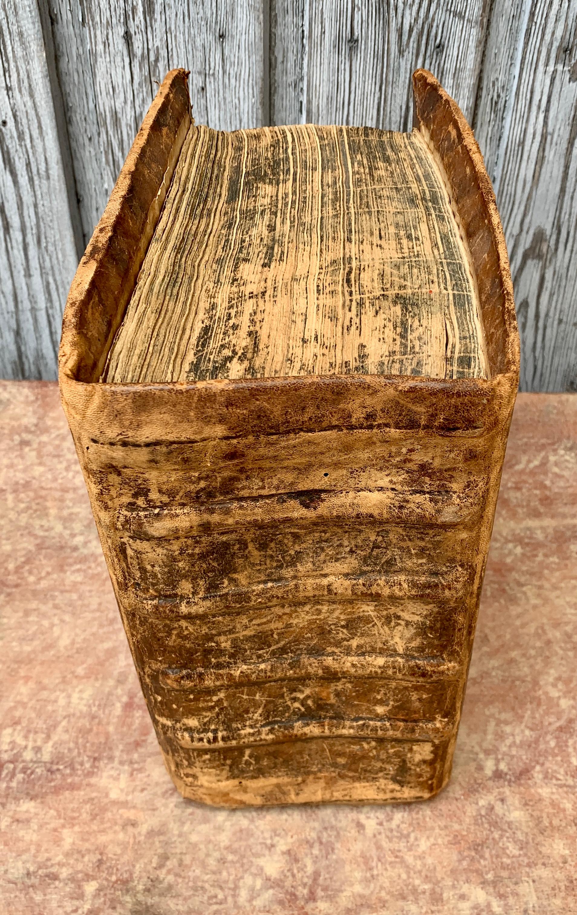 Livre de biblique suédois ancien relié en cuir, 1810 Bon état - En vente à Haddonfield, NJ