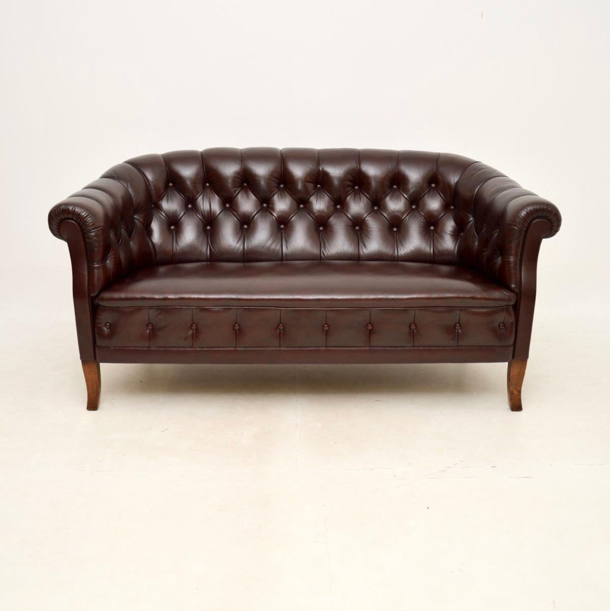 An absolutely beautiful antique Swedish leather sofa. We have recently imported this from Sweden, it dates from around the 1900-1920 period.

The quality is superb and it is very comfortable. The seat is well sprung, the frame sits on solid oak