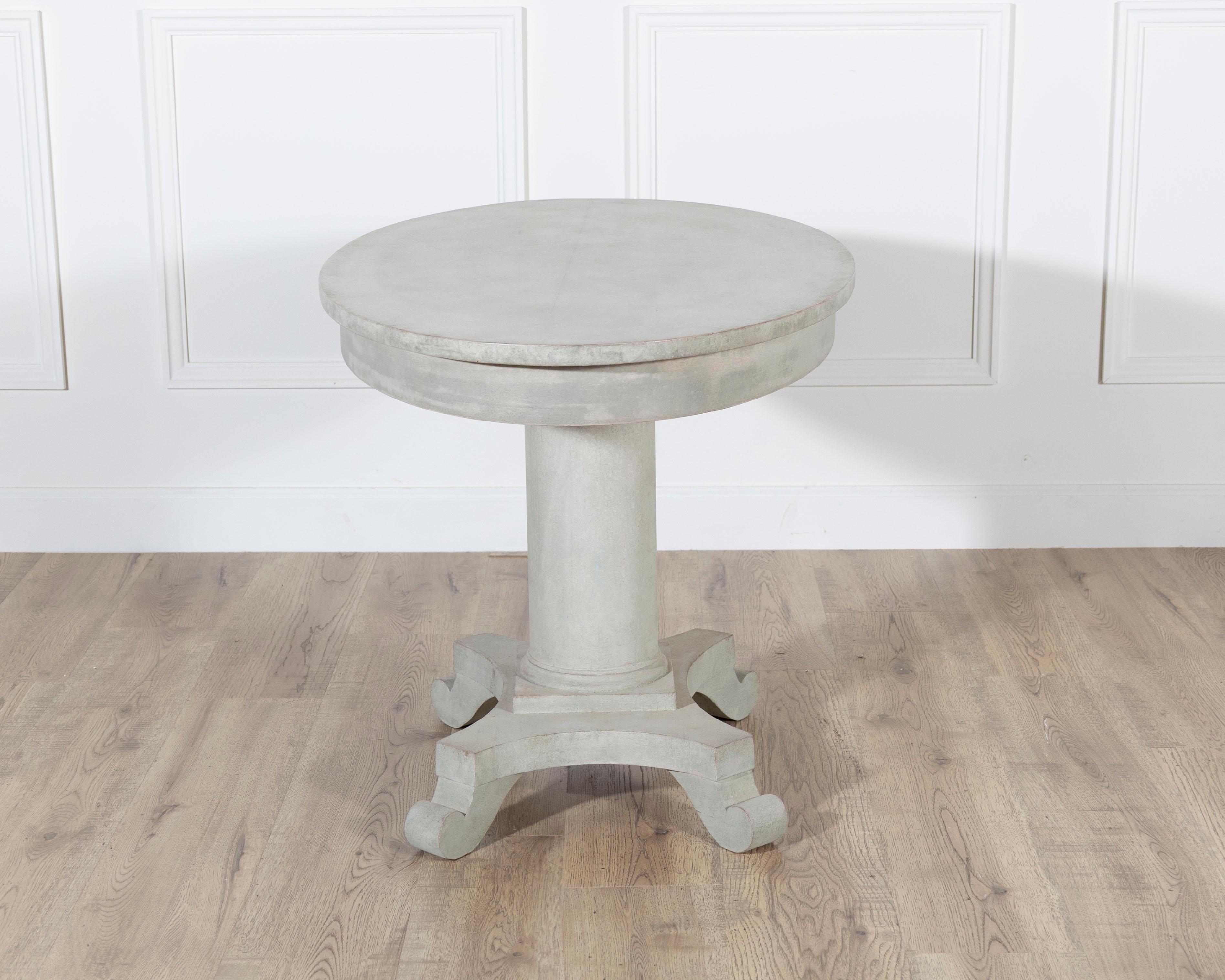 Antique Swedish Oval Painted Center Table, circa 1900–1910 For Sale 6