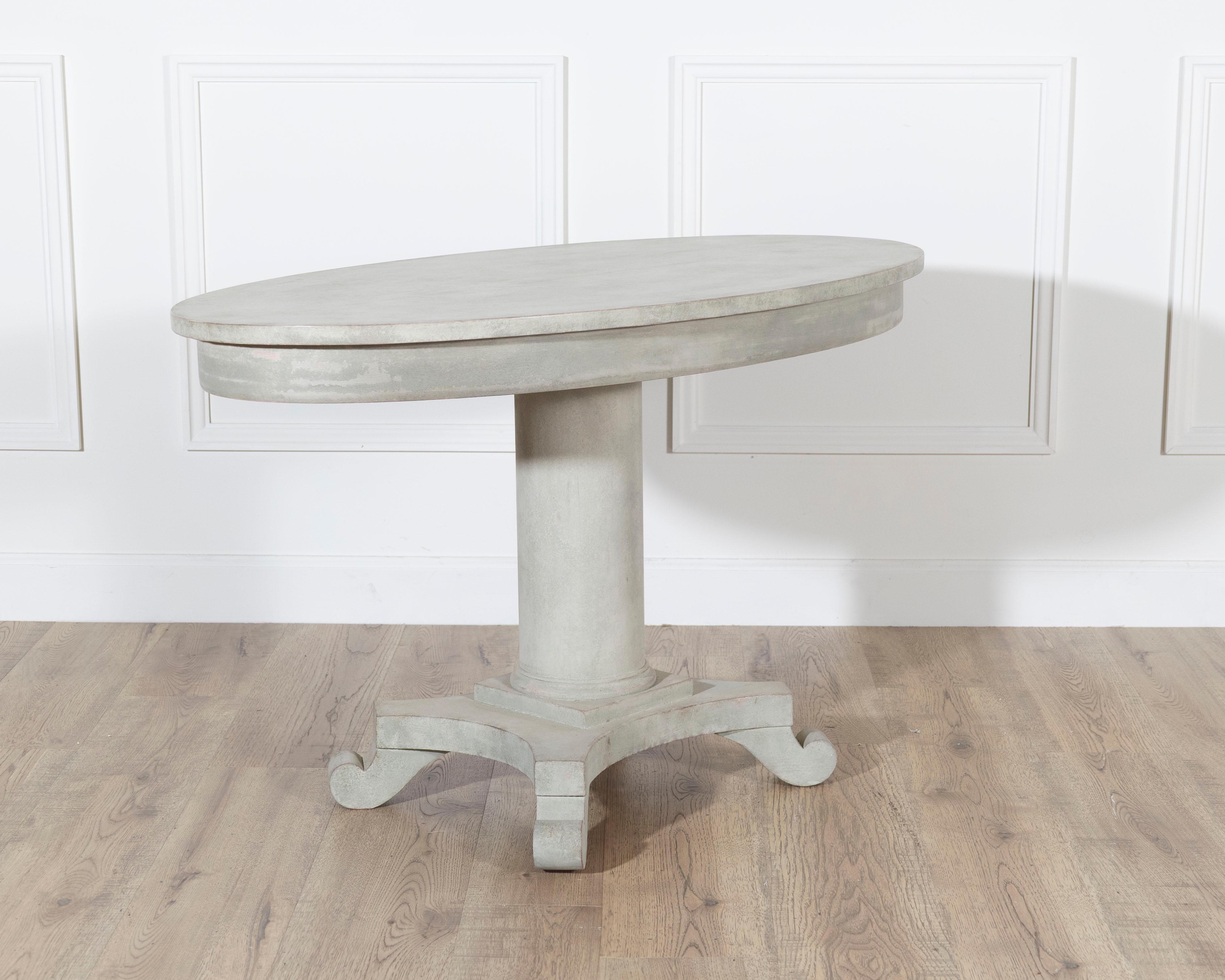 Pine Antique Swedish Oval Painted Center Table, circa 1900–1910 For Sale