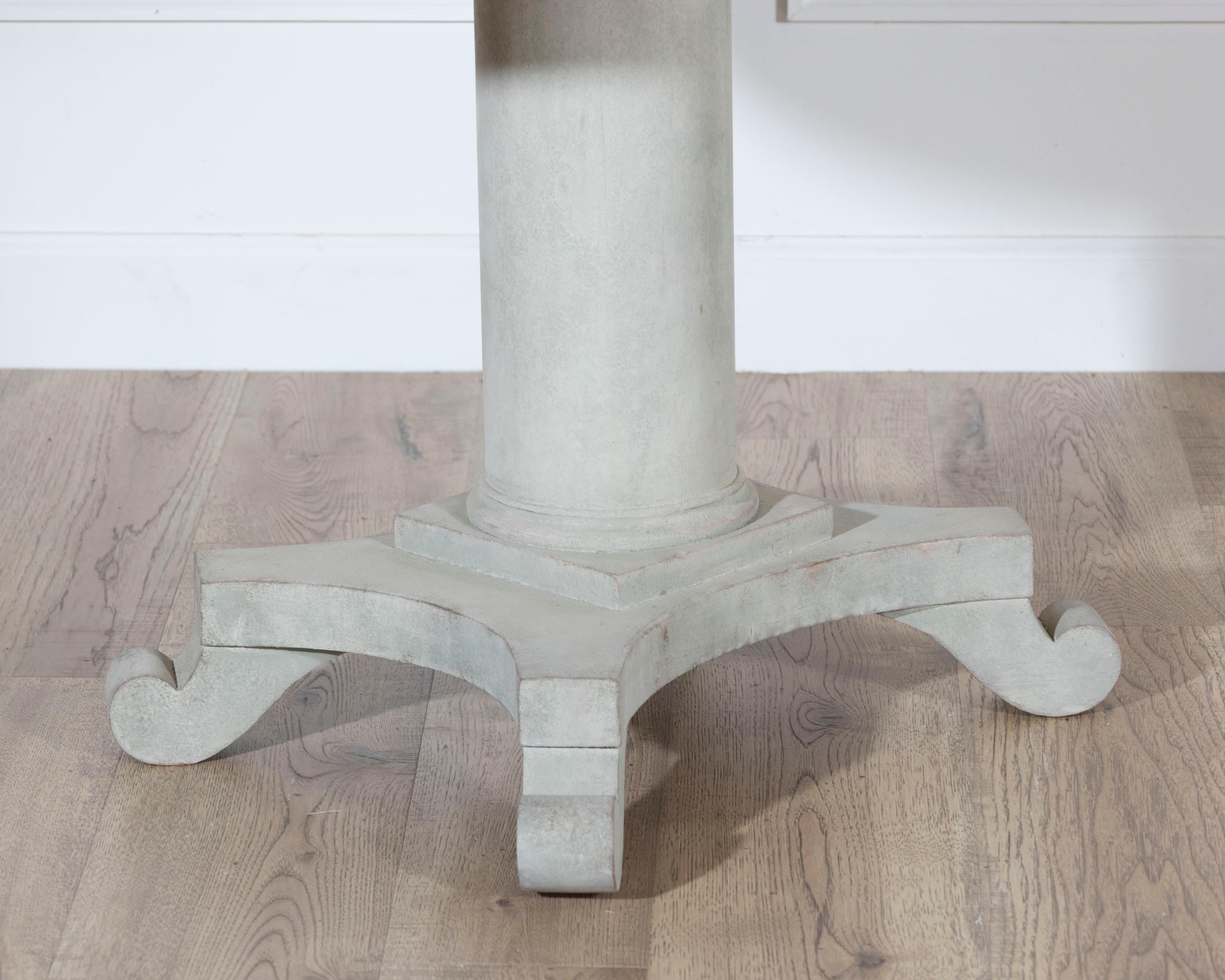Antique Swedish Oval Painted Center Table, circa 1900–1910 For Sale 1